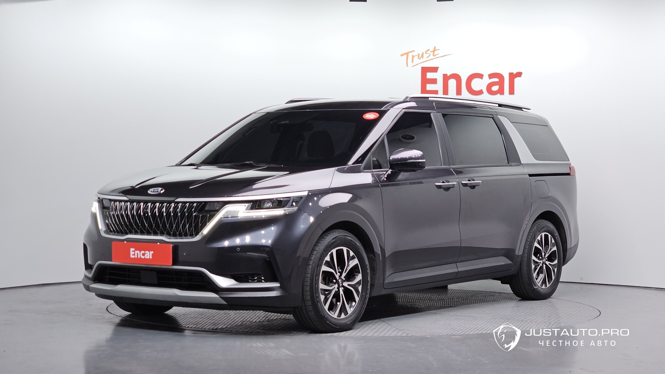 Автомобиль Kia Canival