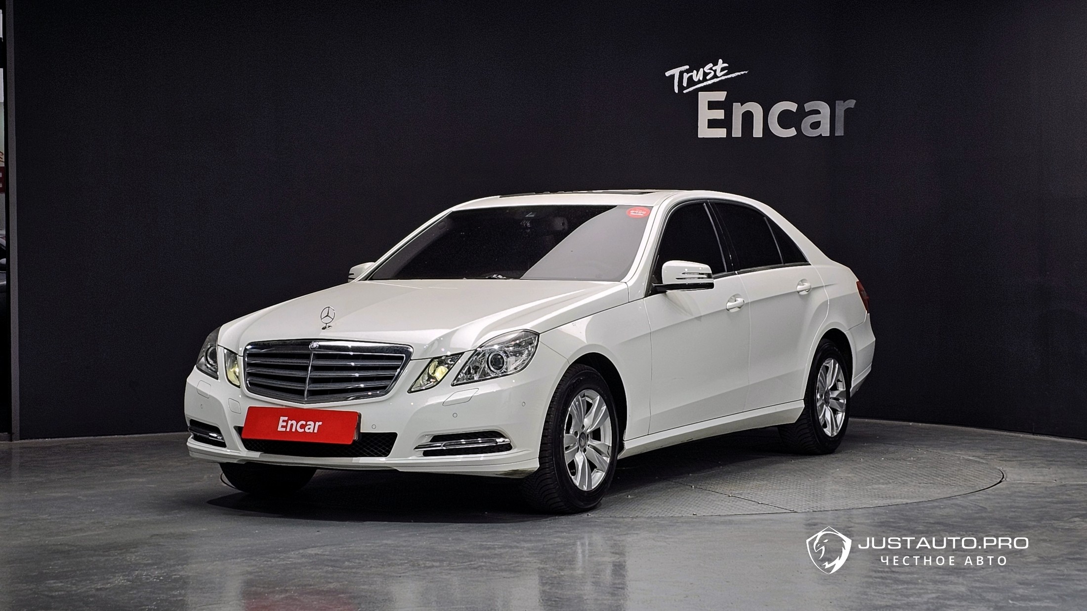 Автомобиль Mercedes-Benz E-Class