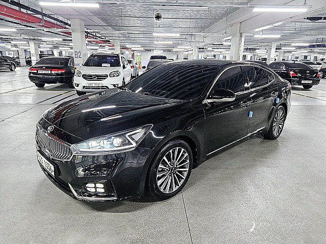 Автомобиль Kia K7