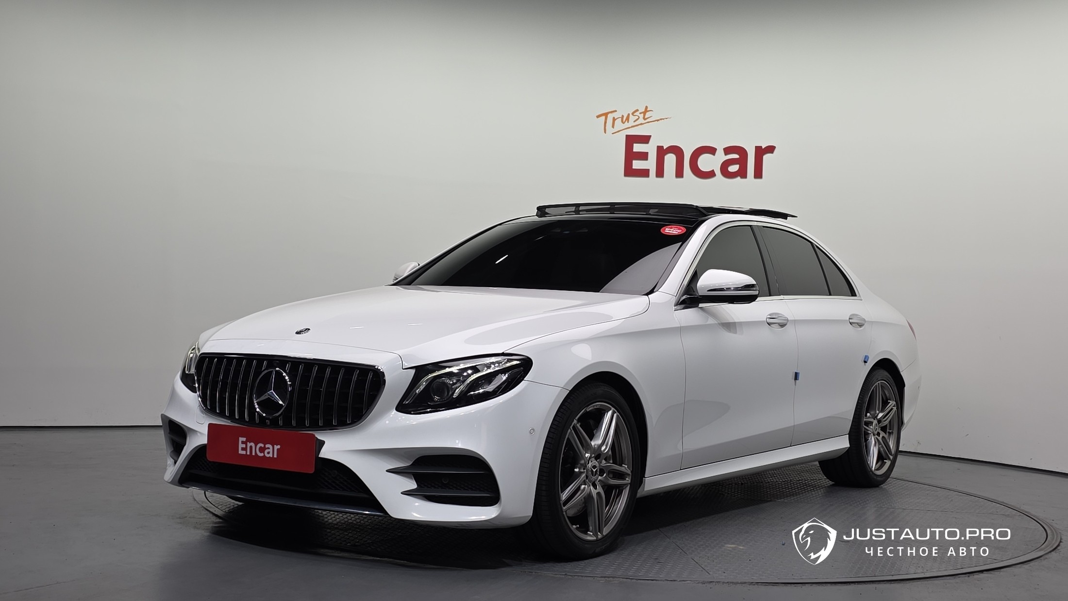 Автомобиль Mercedes-Benz E-Class