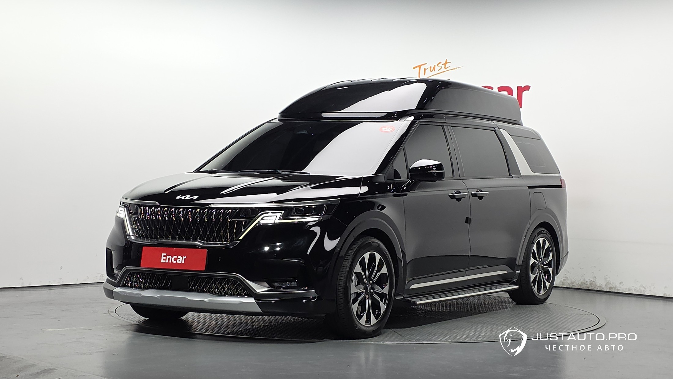 Автомобиль Kia Canival