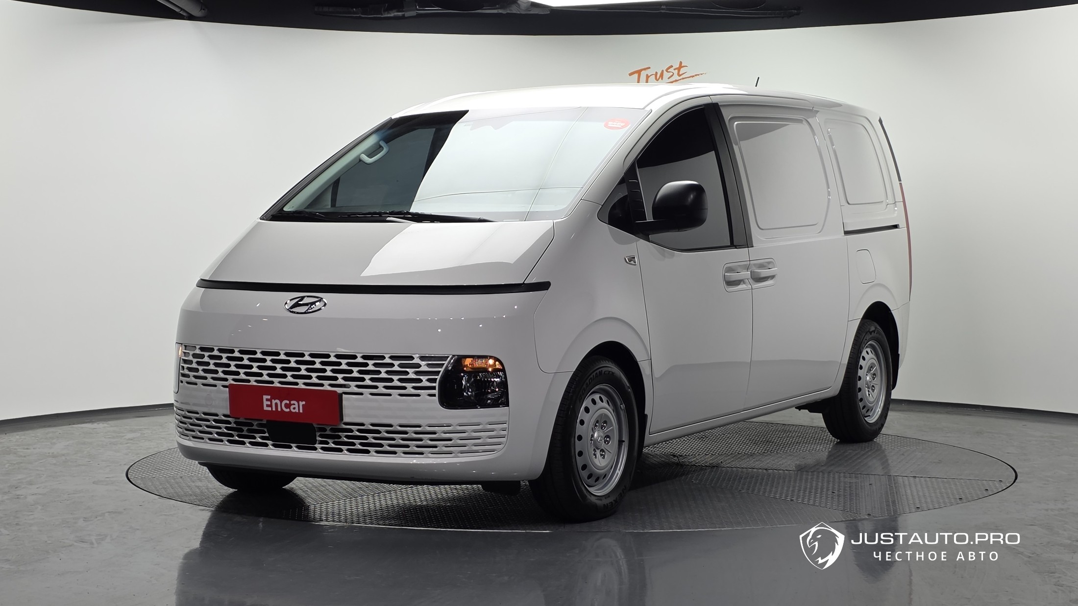 Автомобиль Hyundai Staria