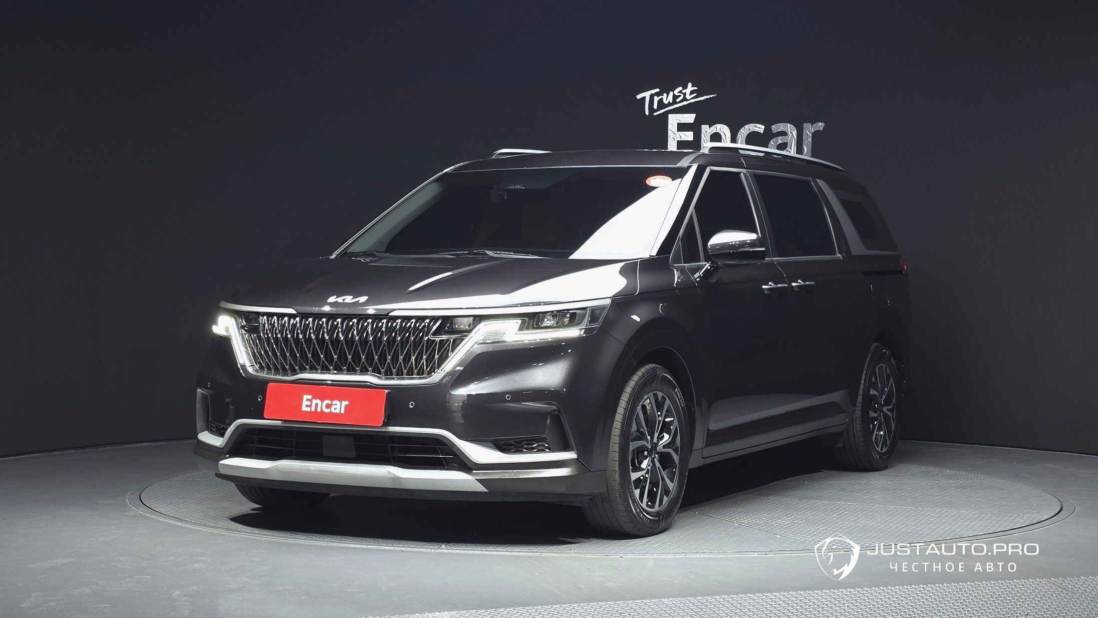 Автомобиль Kia Canival