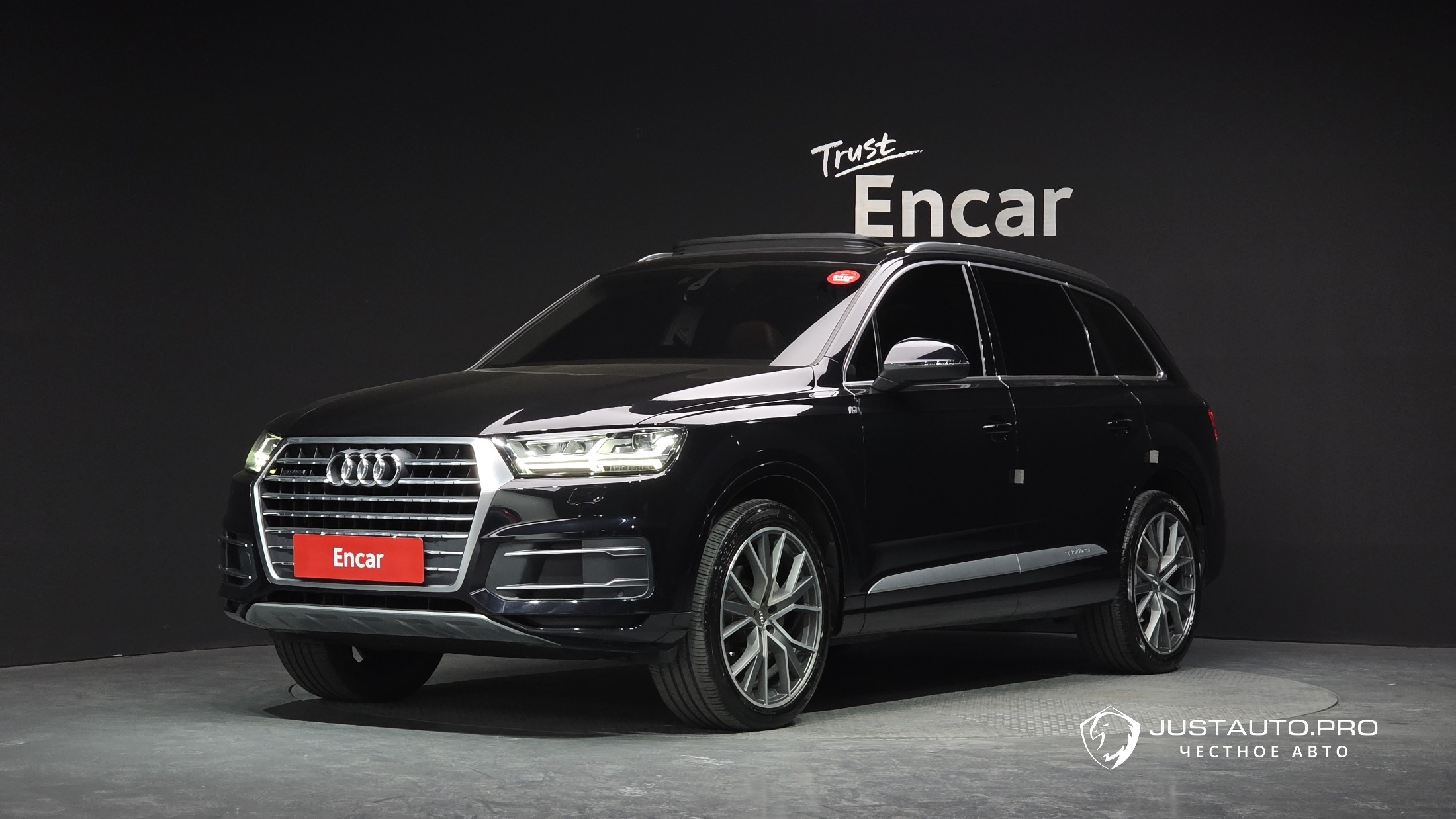 Автомобиль Audi Q7