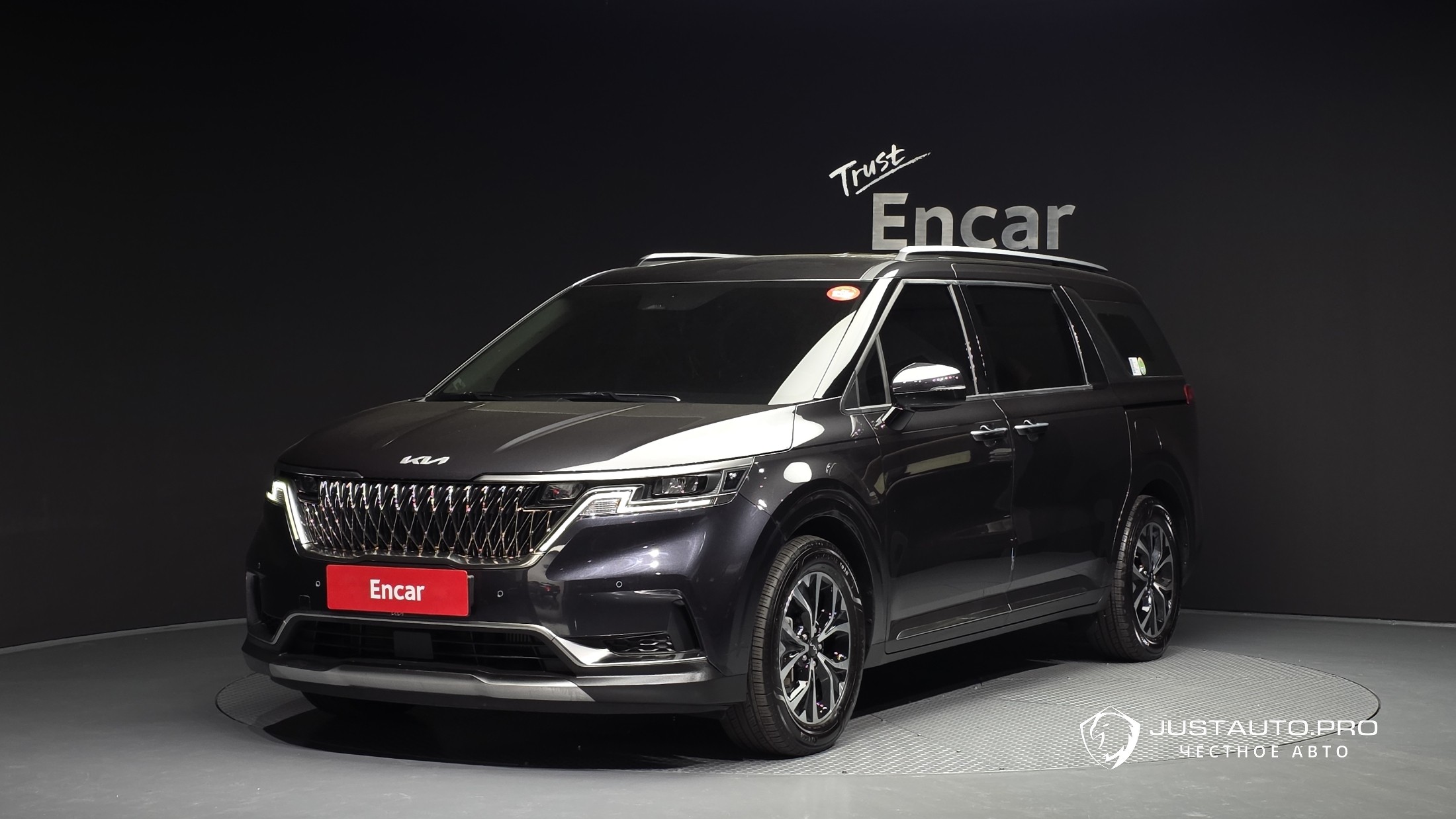 Автомобиль Kia Canival