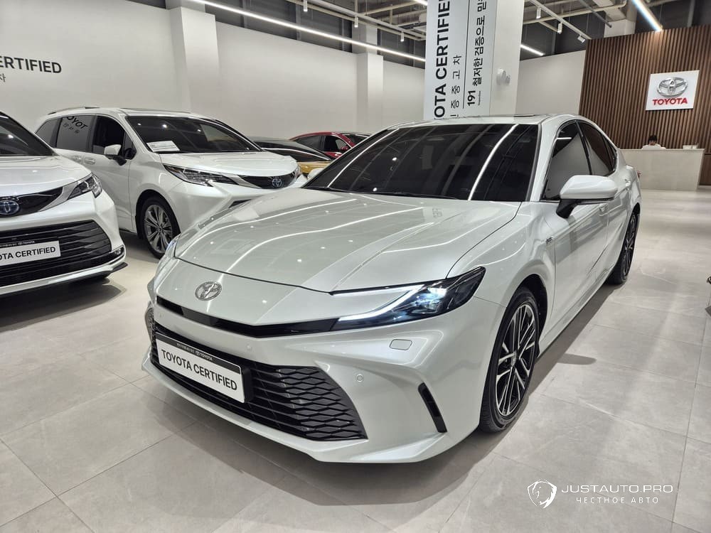 Автомобиль Toyota Camry