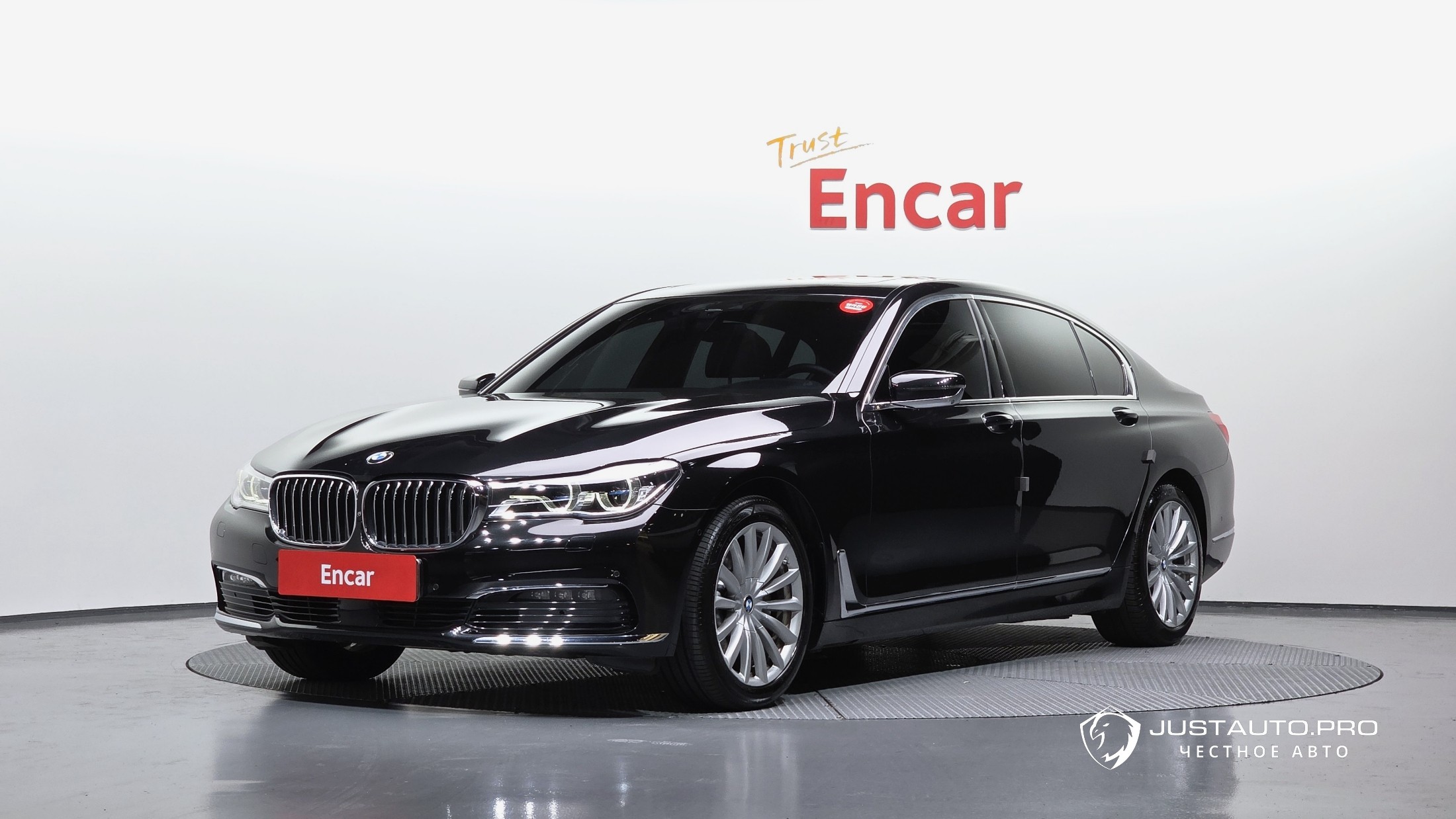 Автомобиль BMW 7-Series