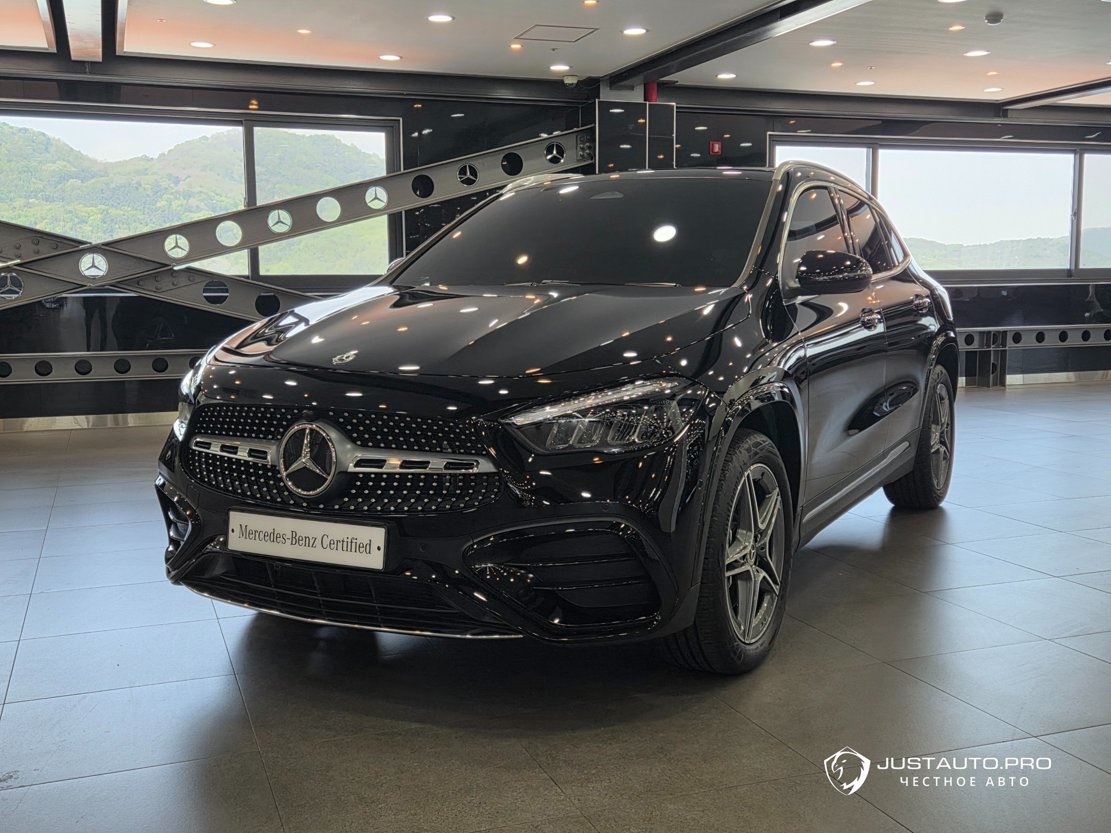 Автомобиль Mercedes-Benz GLA-Class