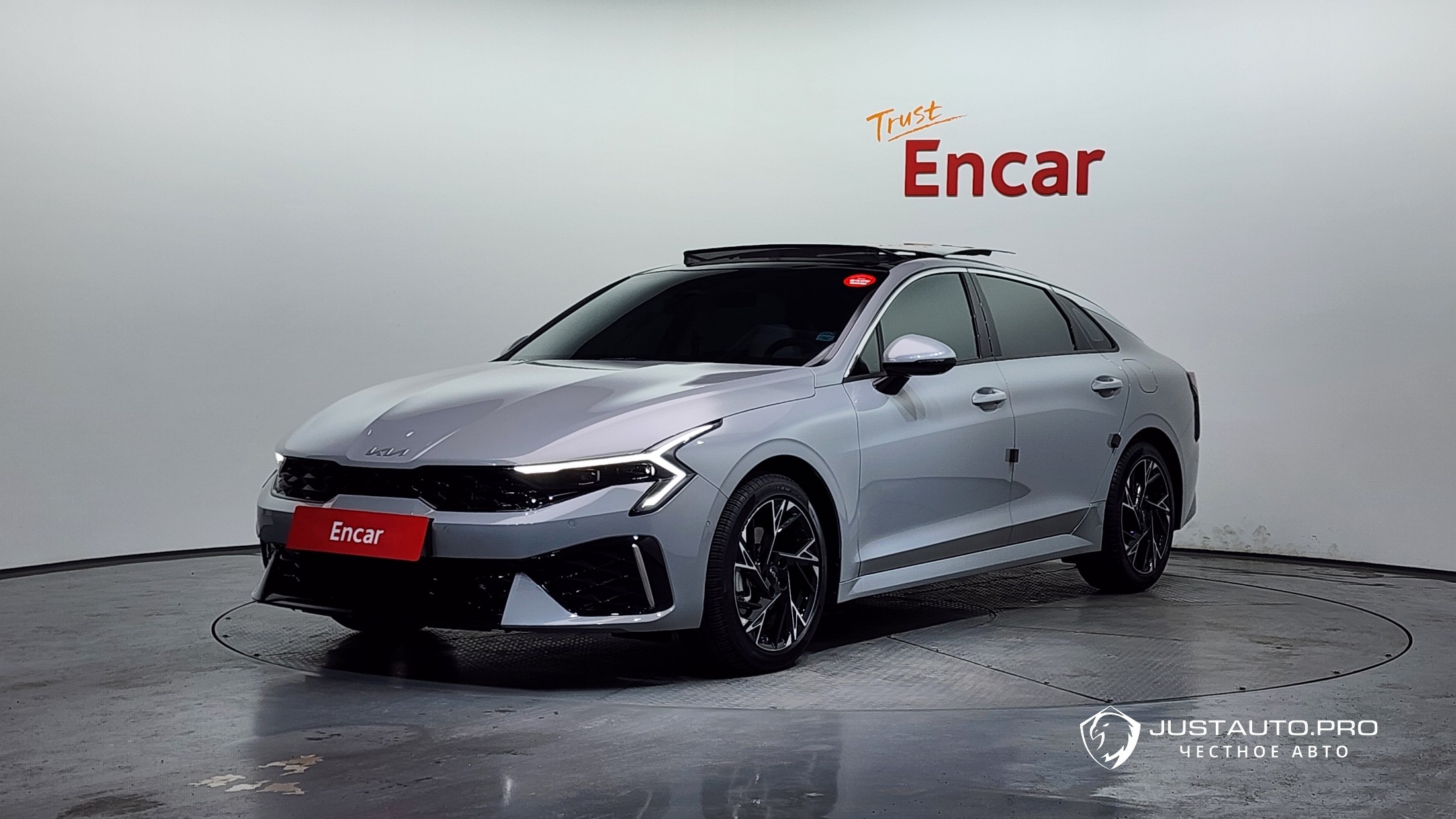 Автомобиль Kia K5