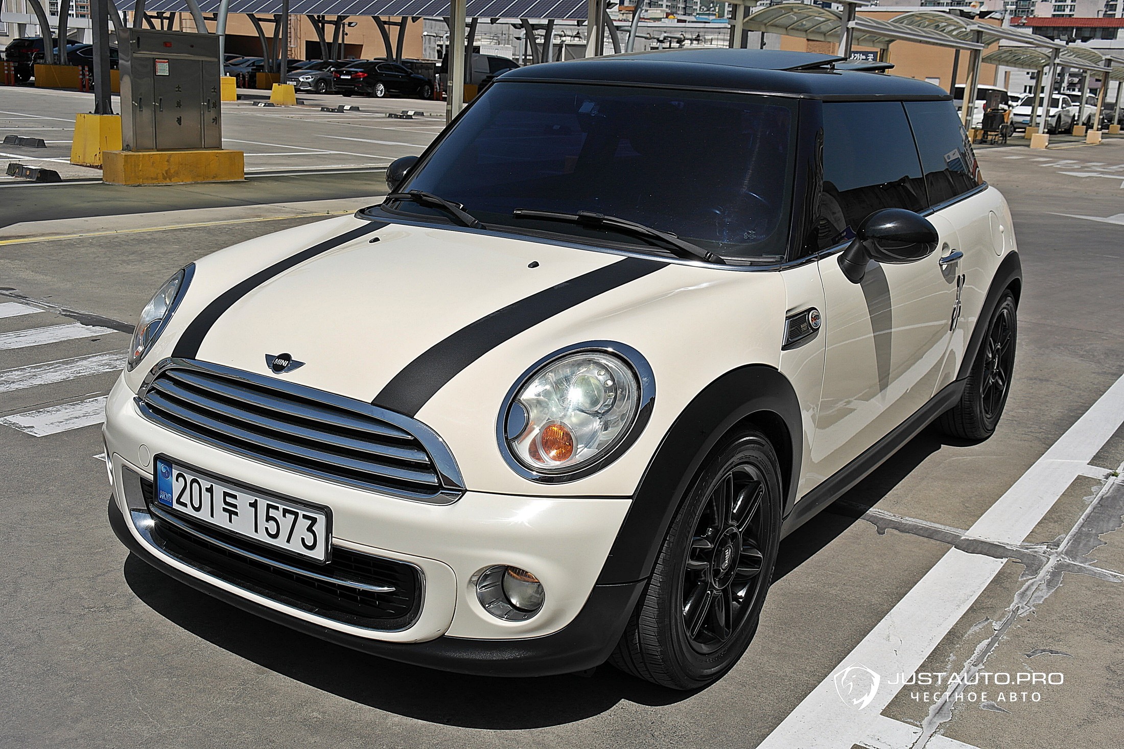 Автомобиль Mini Cooper