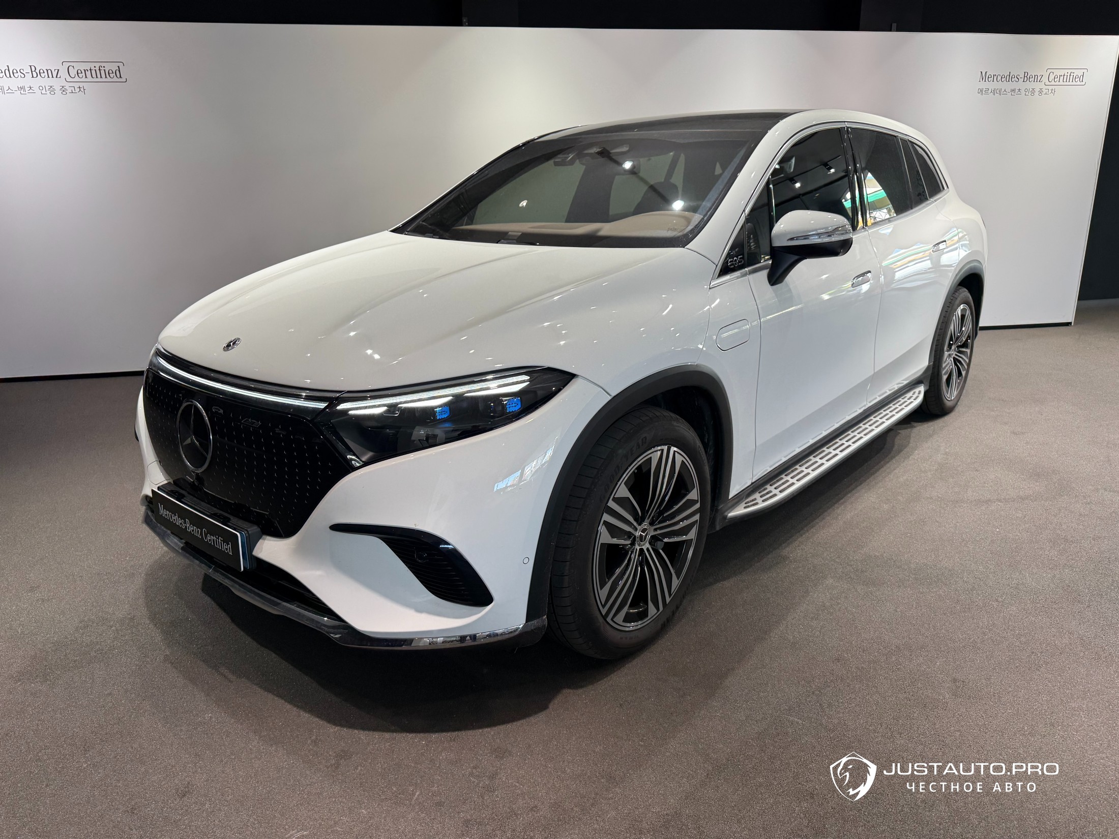 Автомобиль Mercedes-Benz EQS