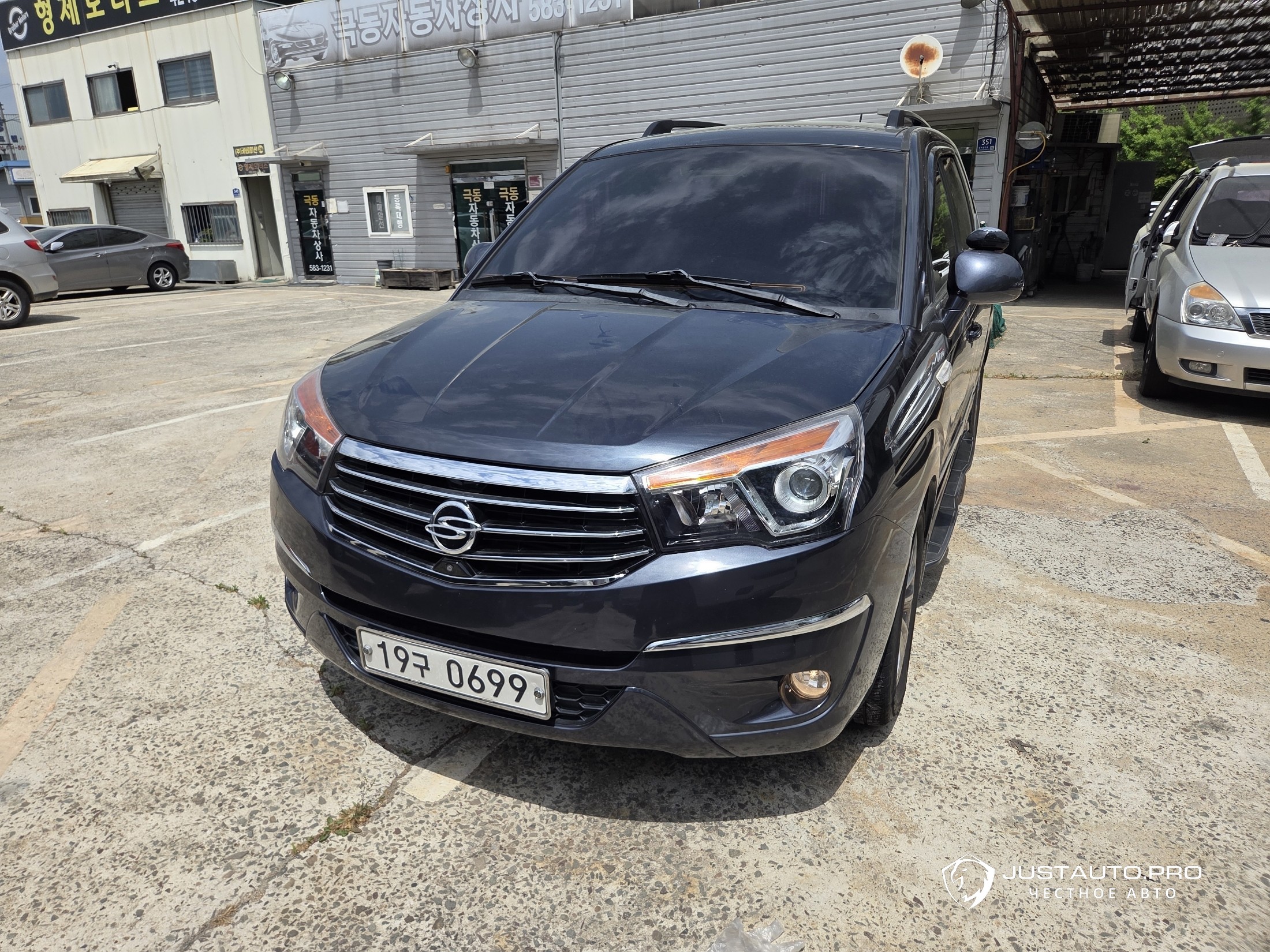 Автомобиль KG_Mobility_Ssangyong KORANDO