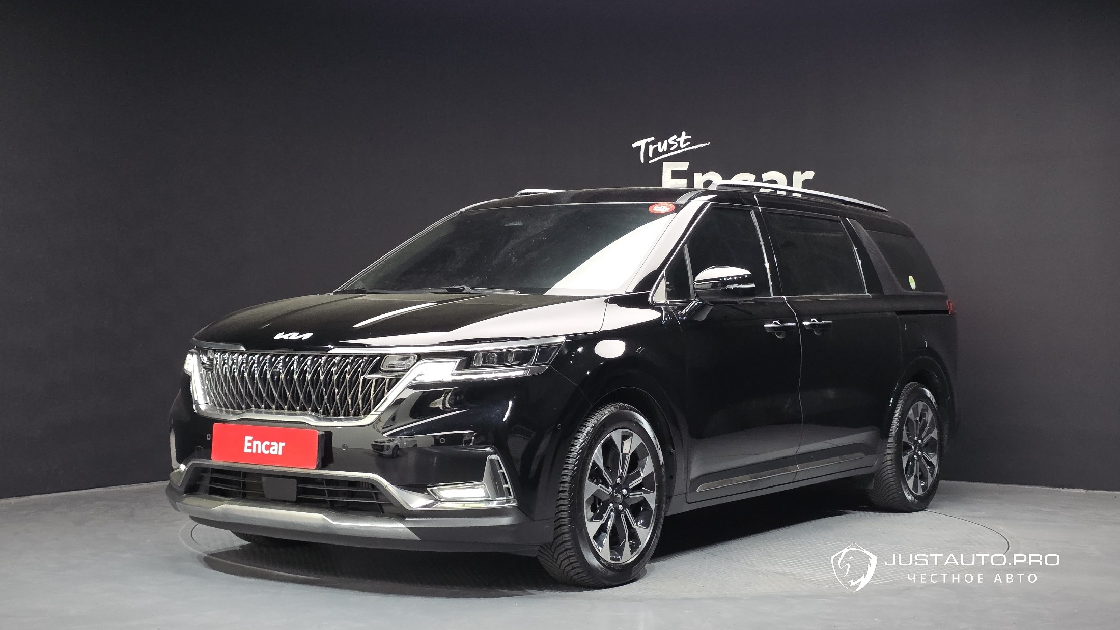 Автомобиль Kia Canival