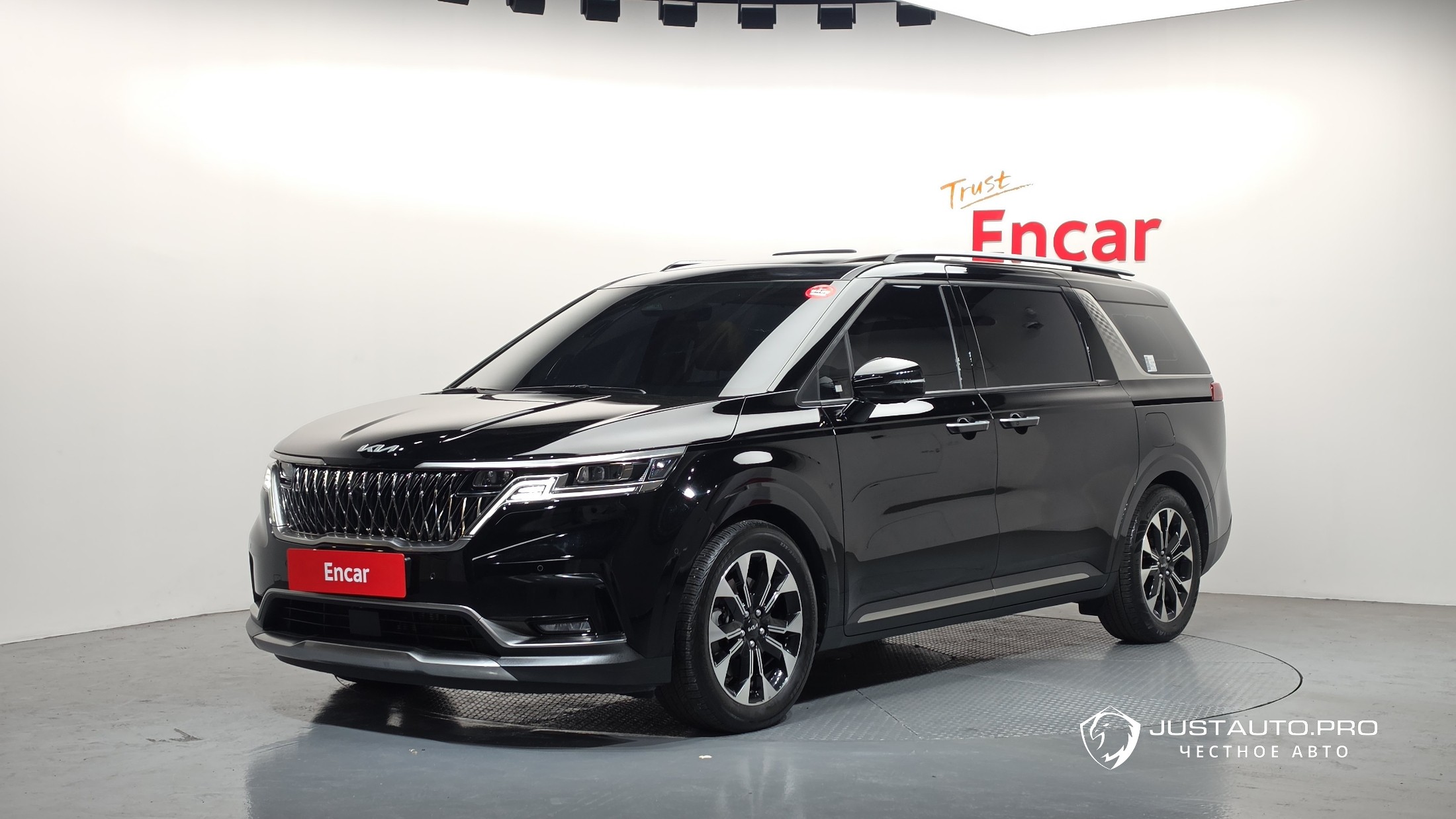 Автомобиль Kia Canival