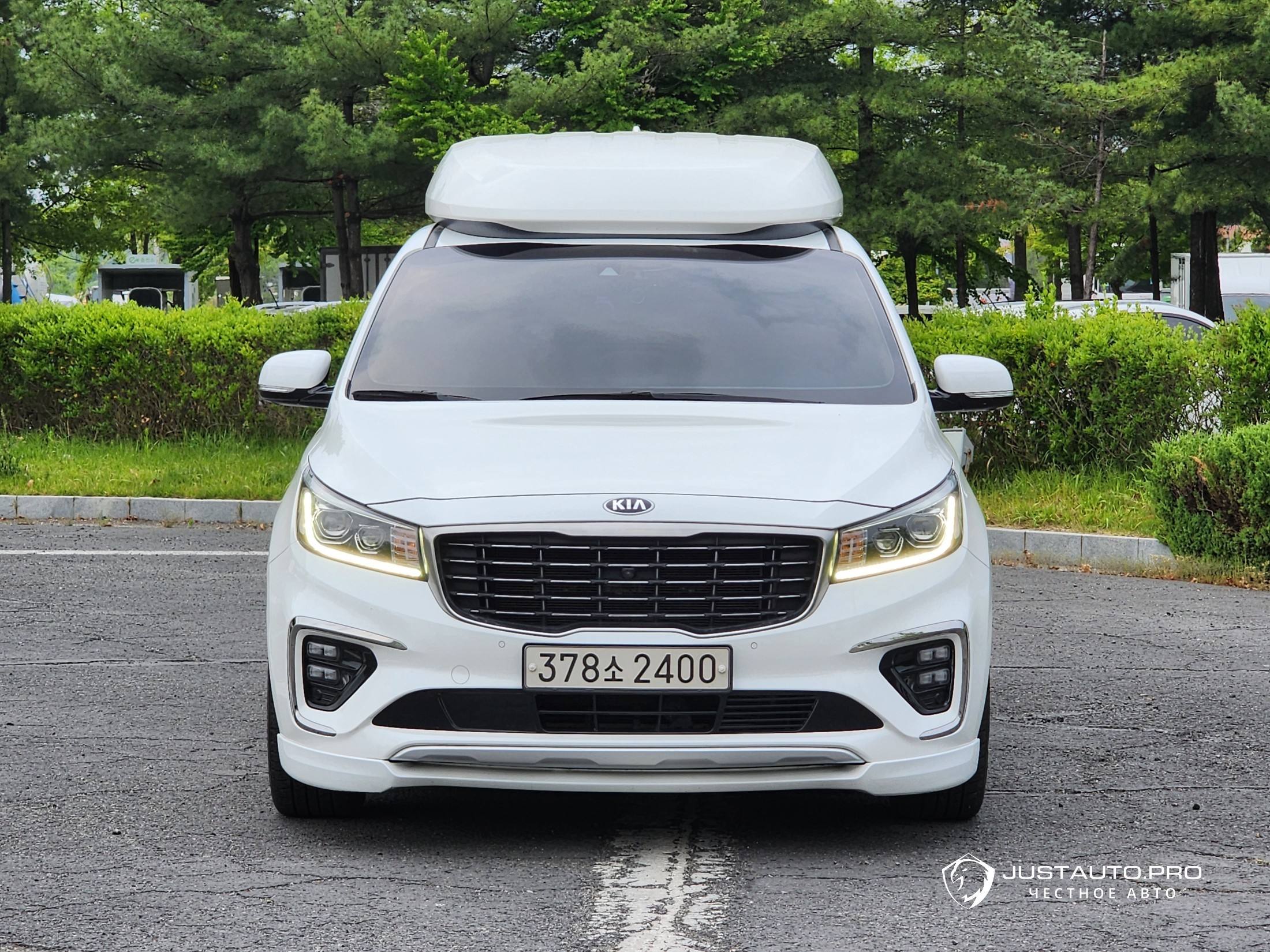 Автомобиль Kia Canival