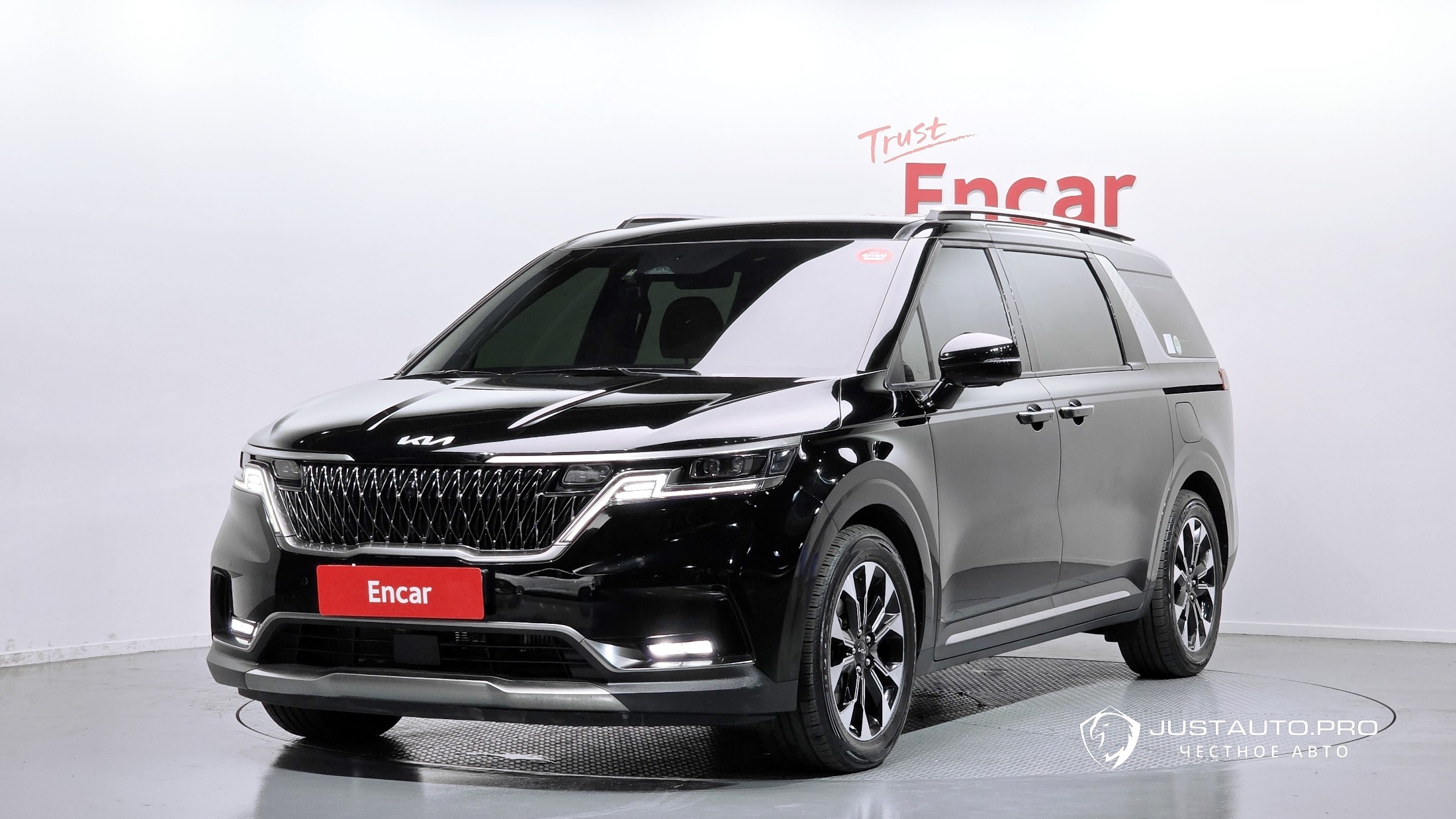 Автомобиль Kia Canival