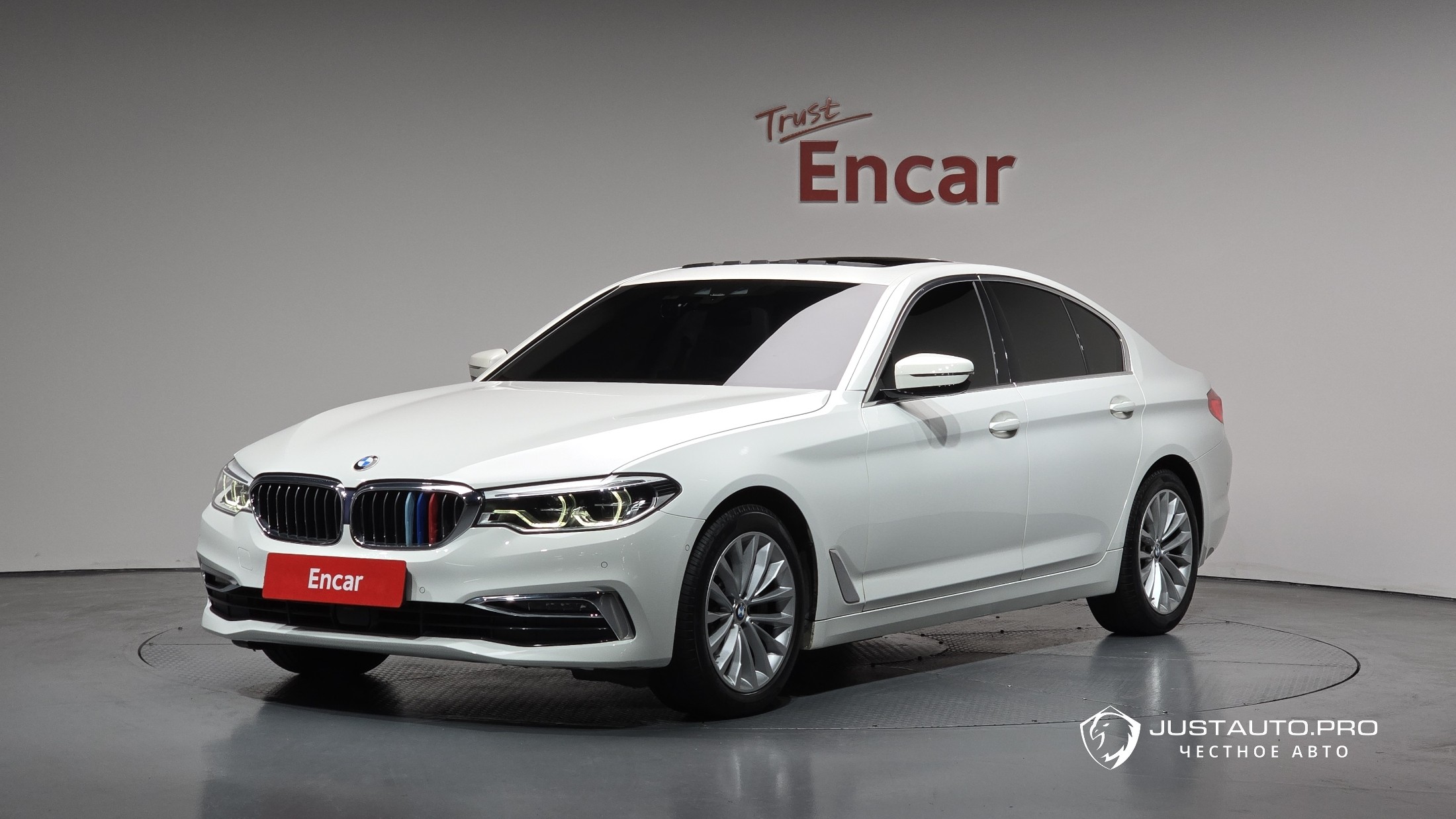 Автомобиль BMW 5-Series