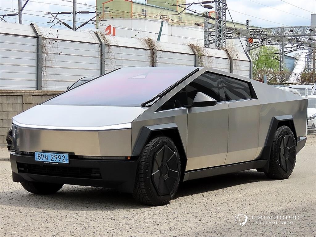 Автомобиль Tesla Cybertruck