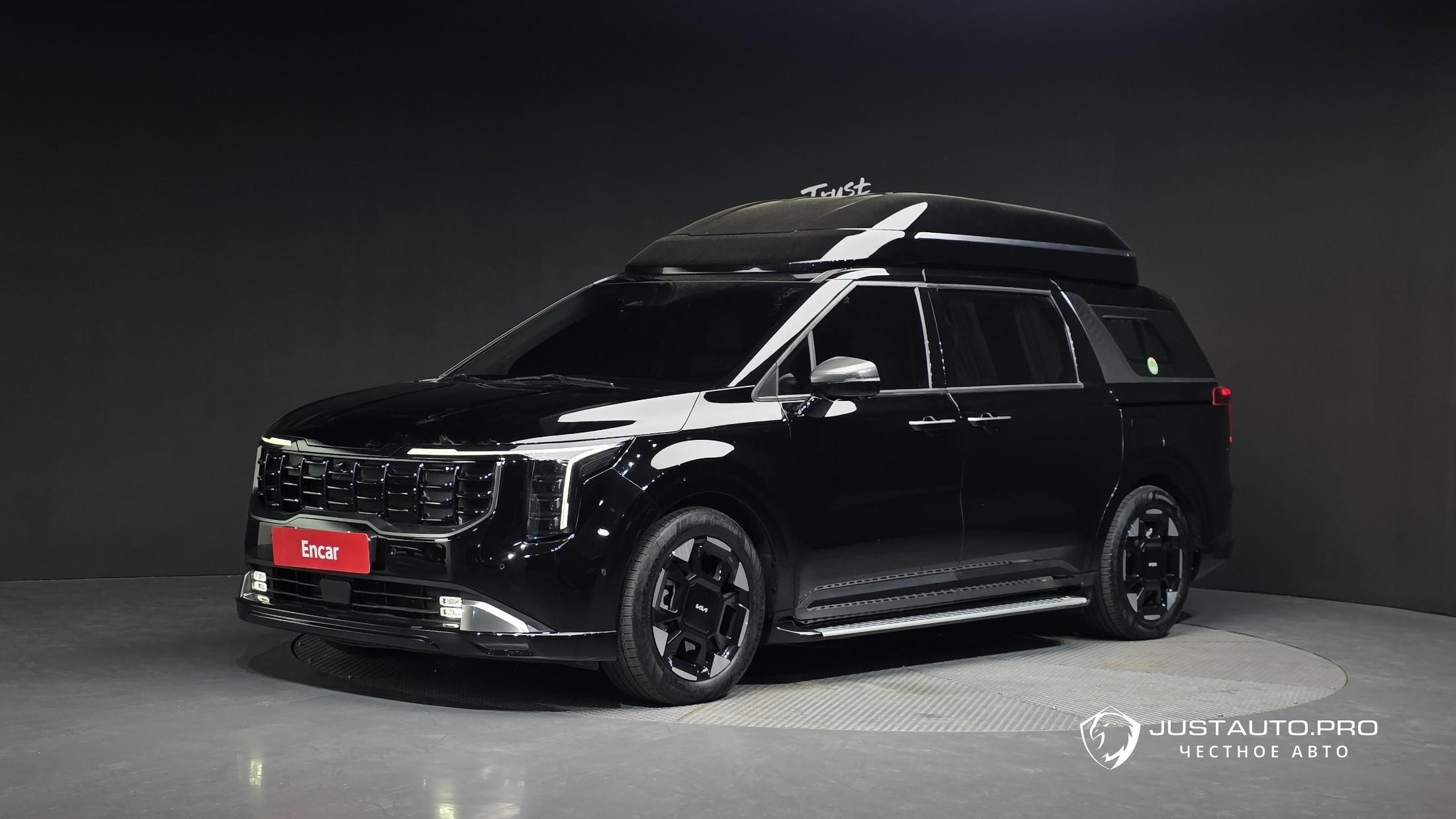 Автомобиль Kia Canival