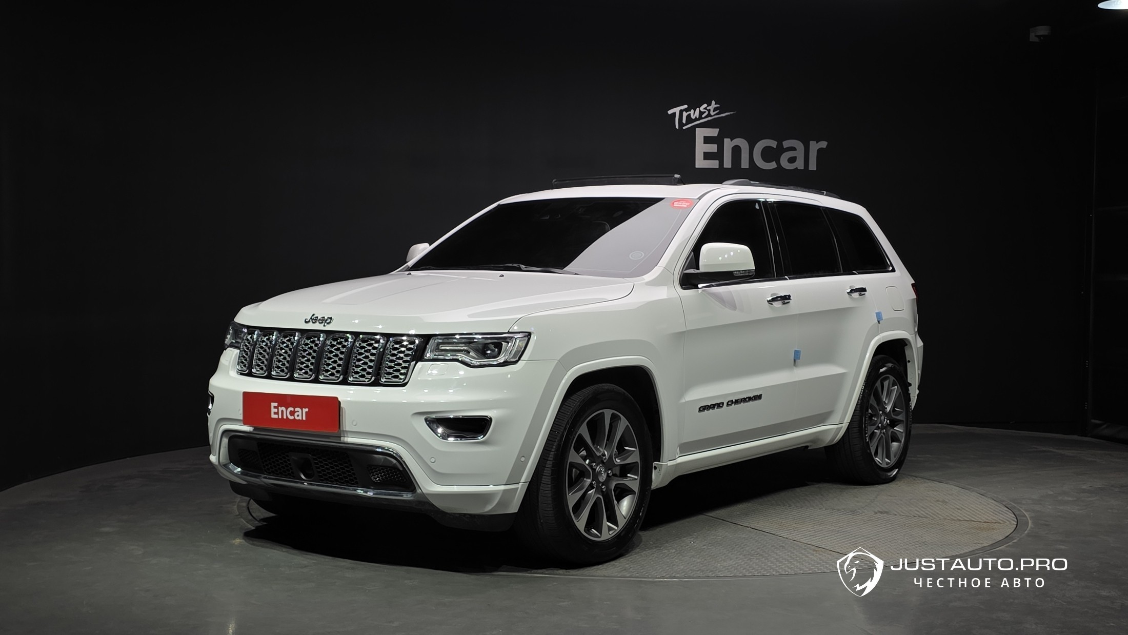 Автомобиль Jeep Cherokee