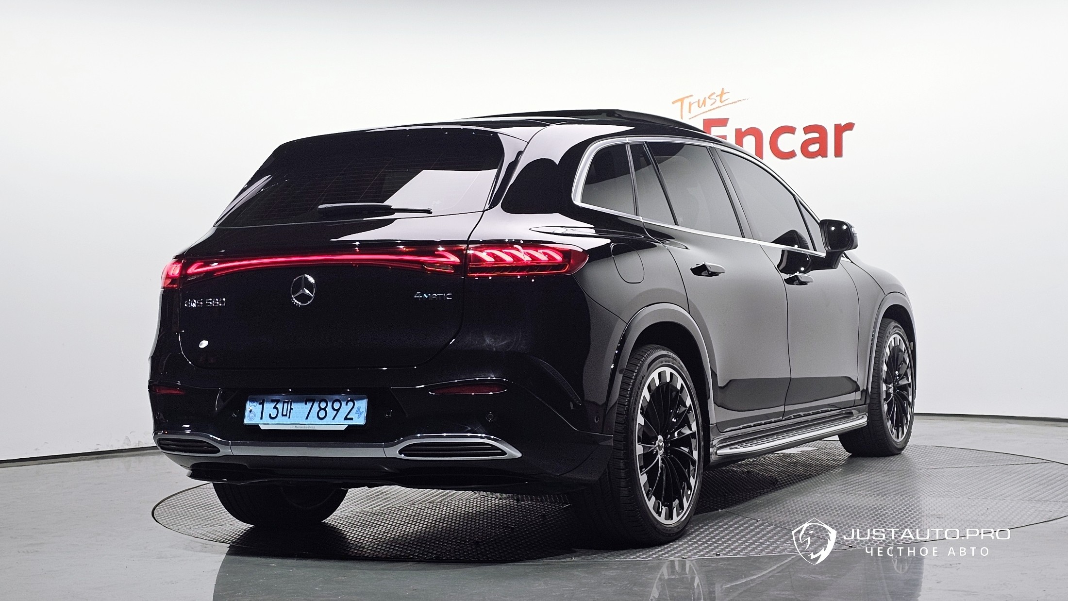 Автомобиль Mercedes-Benz EQS