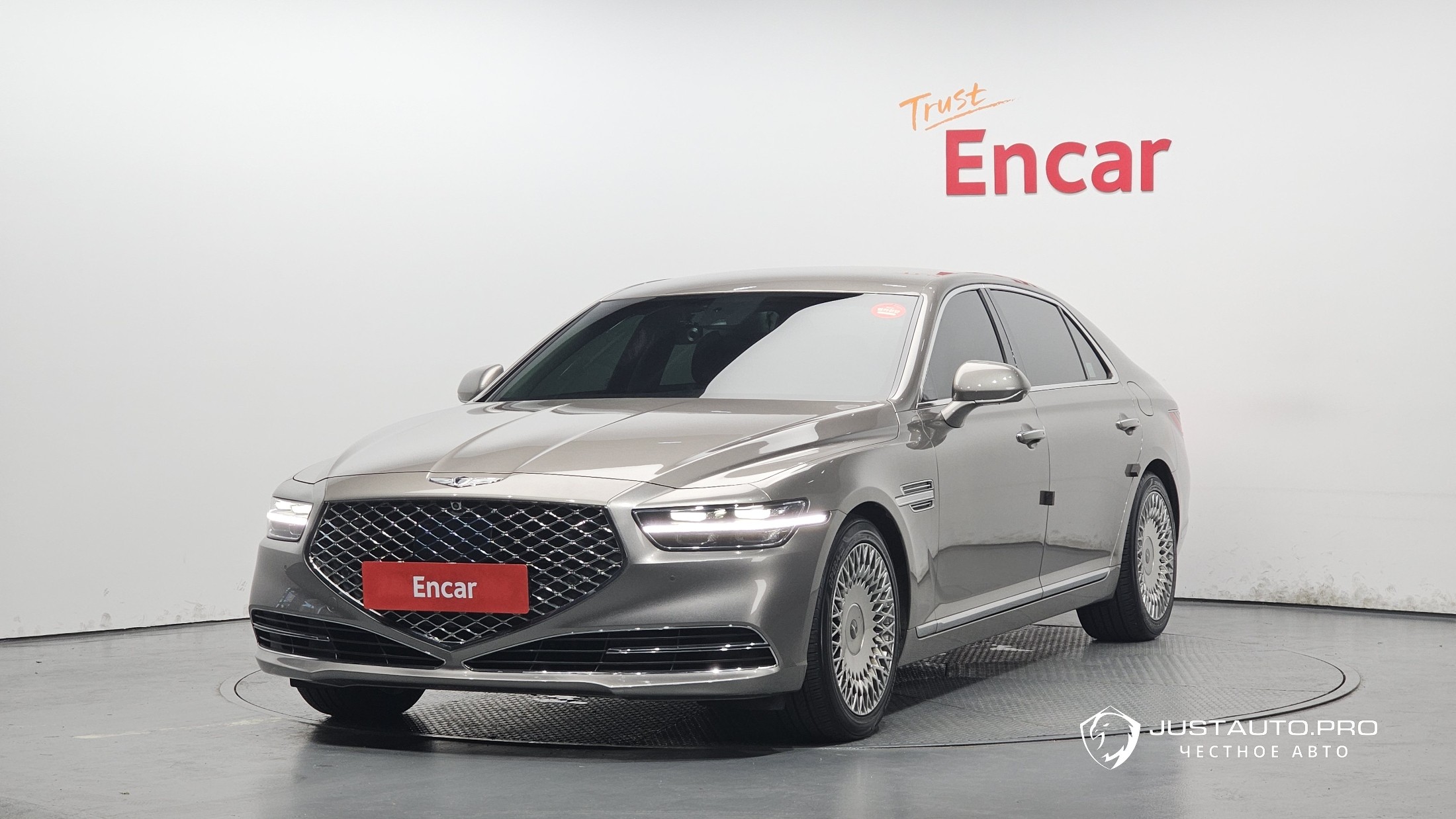 Автомобиль Genesis G90
