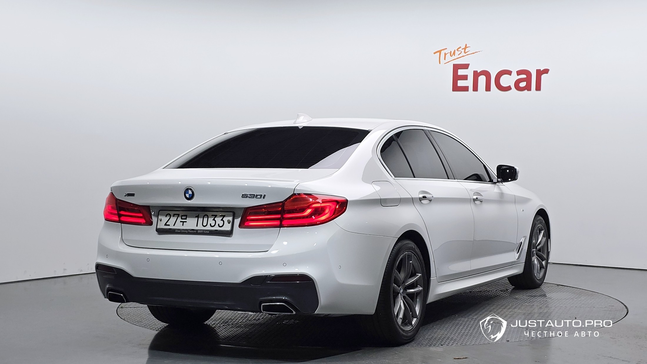 Автомобиль BMW 5-Series