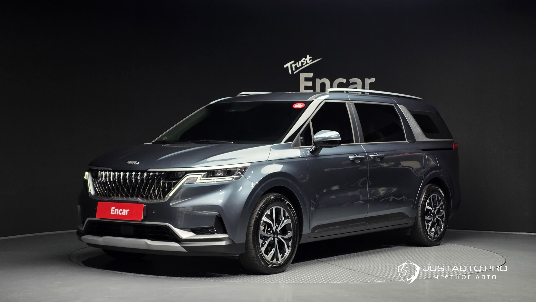 Автомобиль Kia Canival