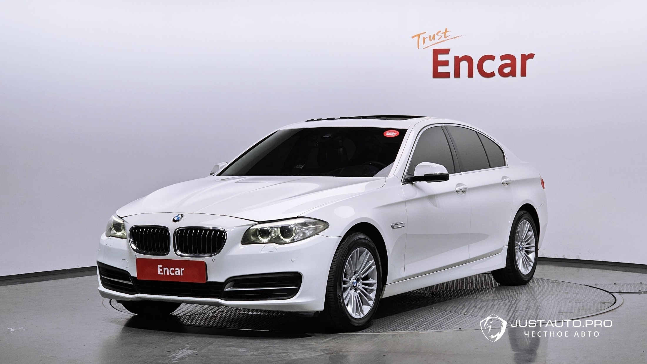 Автомобиль BMW 5-Series