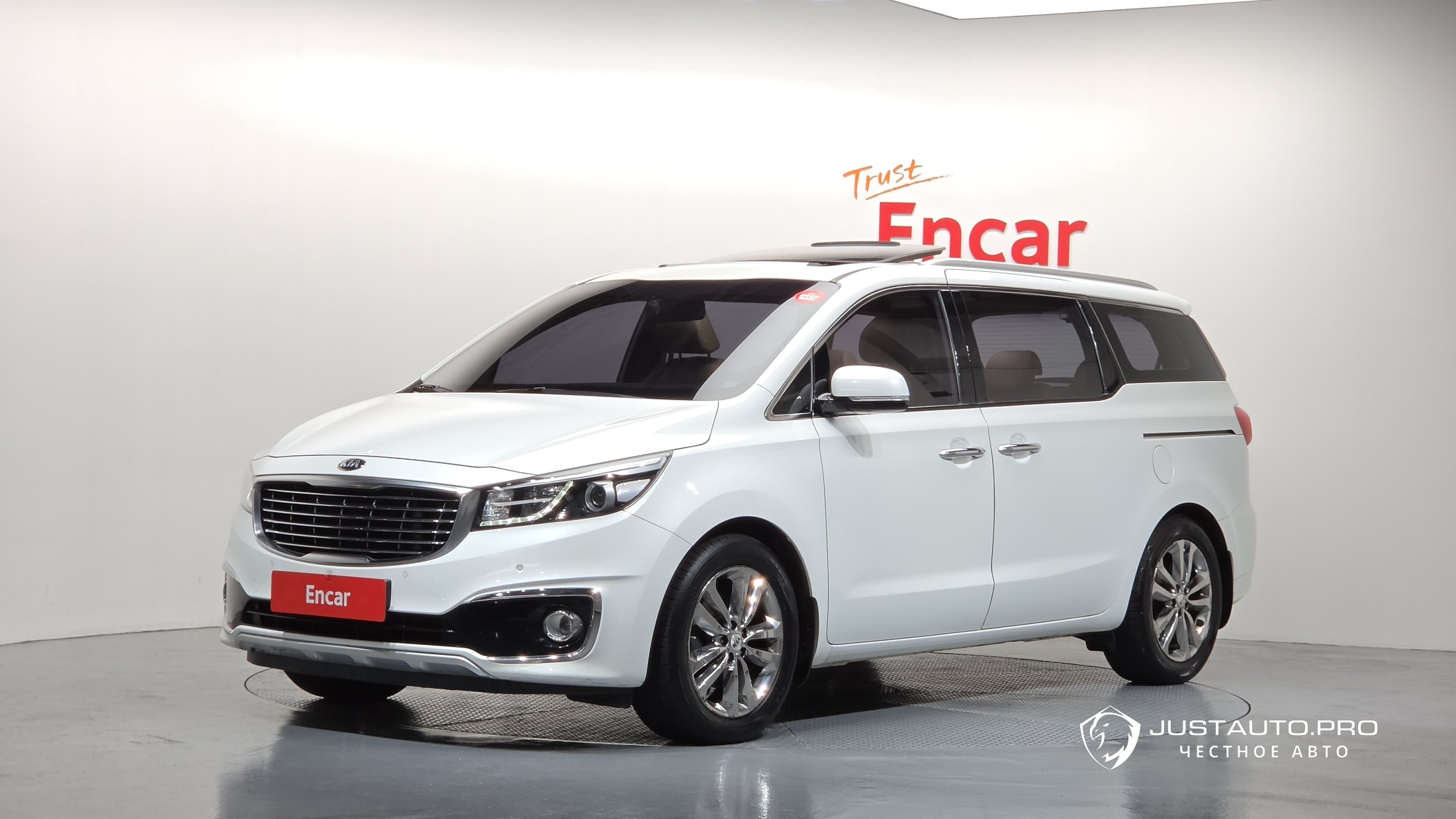 Автомобиль Kia Canival