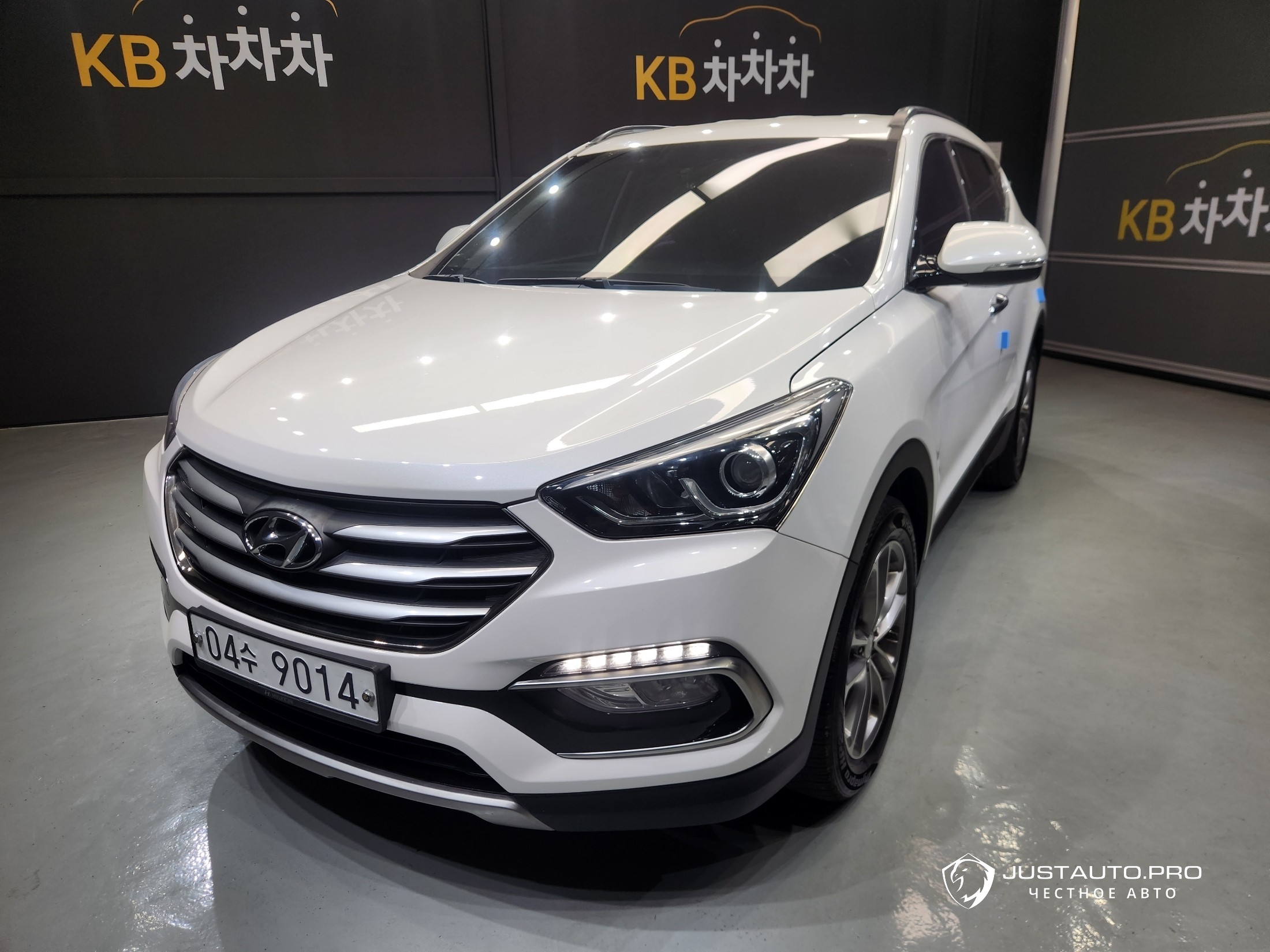 Автомобиль Hyundai Santafe