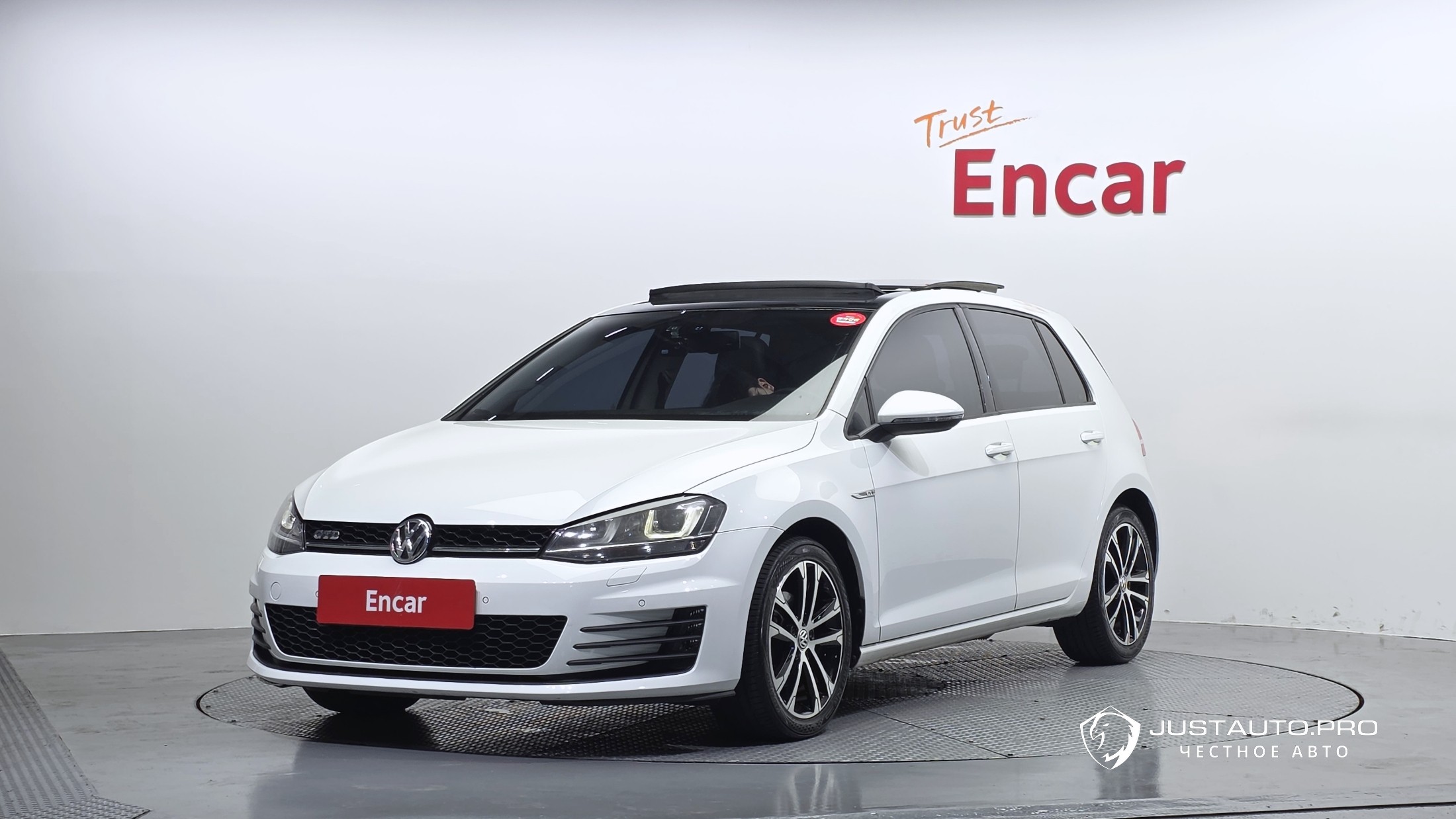 Автомобиль Volkswagen Golf