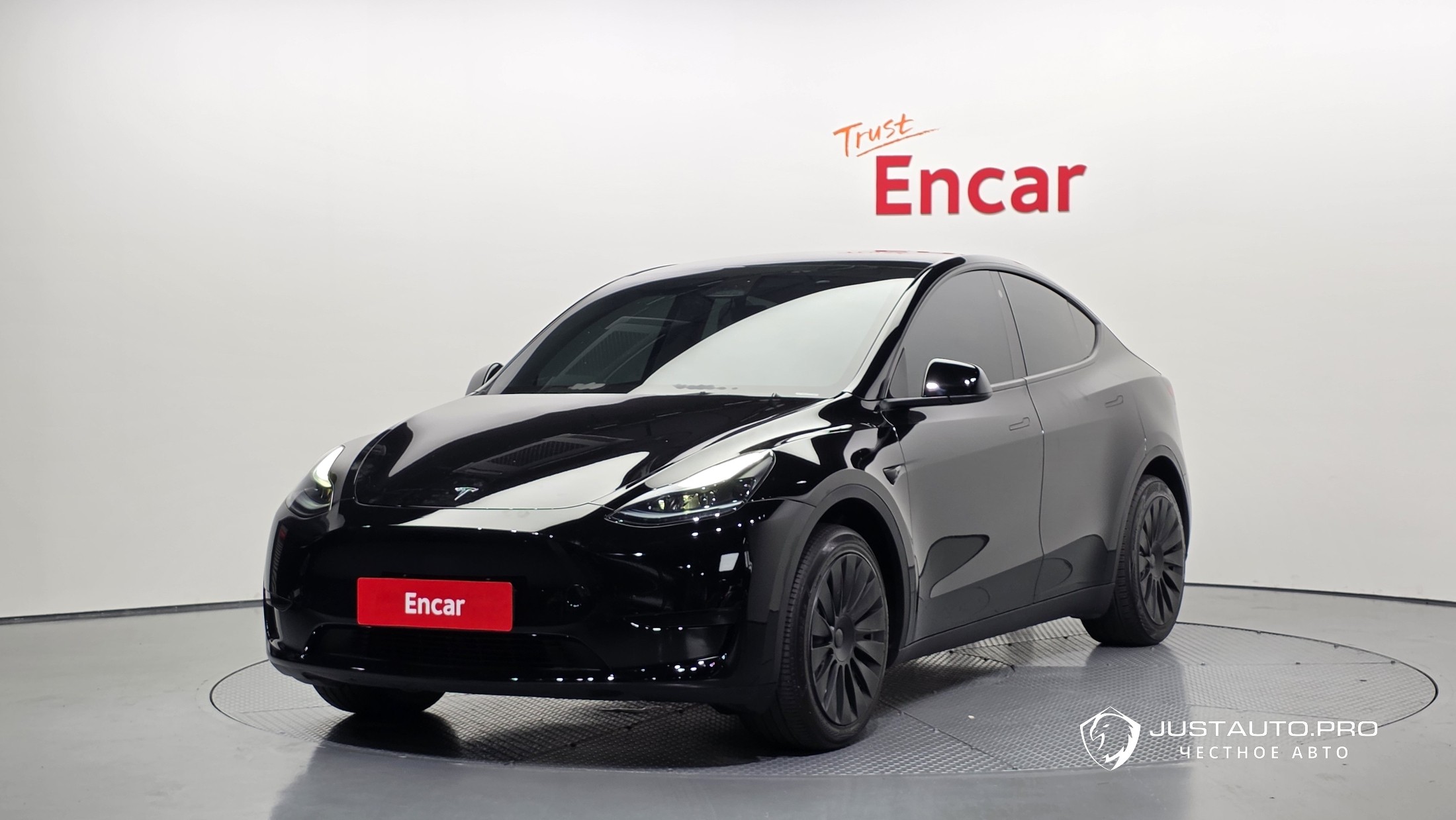 Автомобиль Tesla Model Y