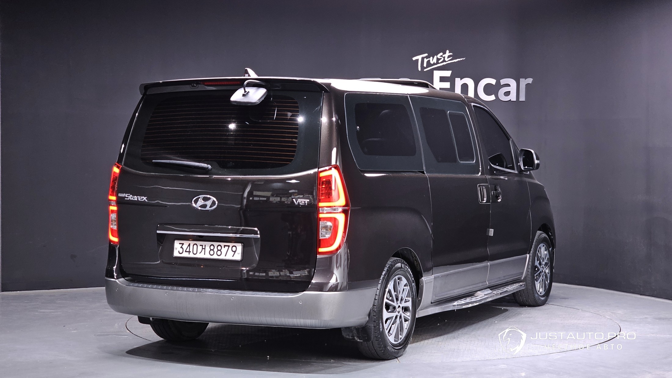 Автомобиль Hyundai Starex
