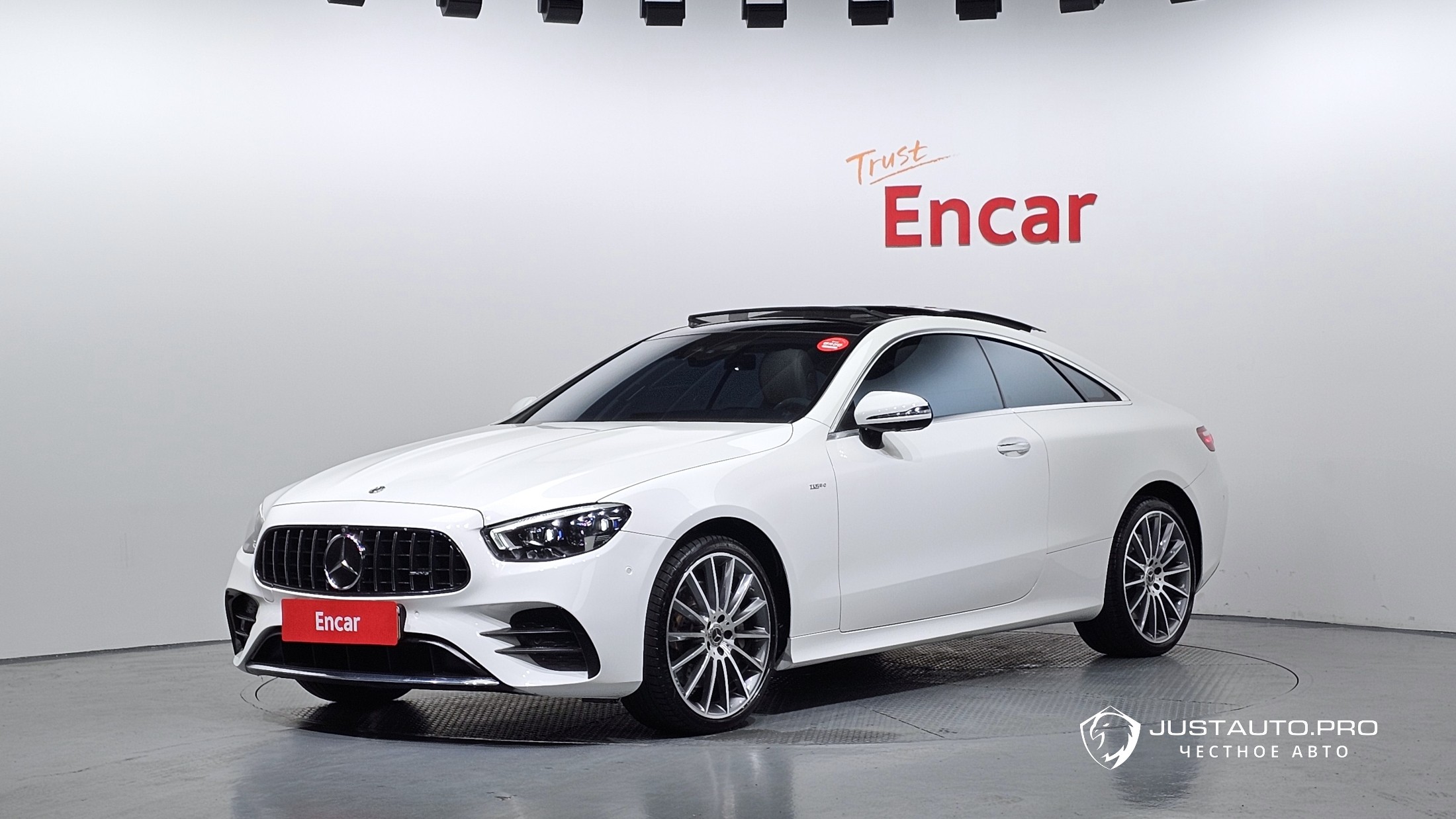 Автомобиль Mercedes-Benz E-Class