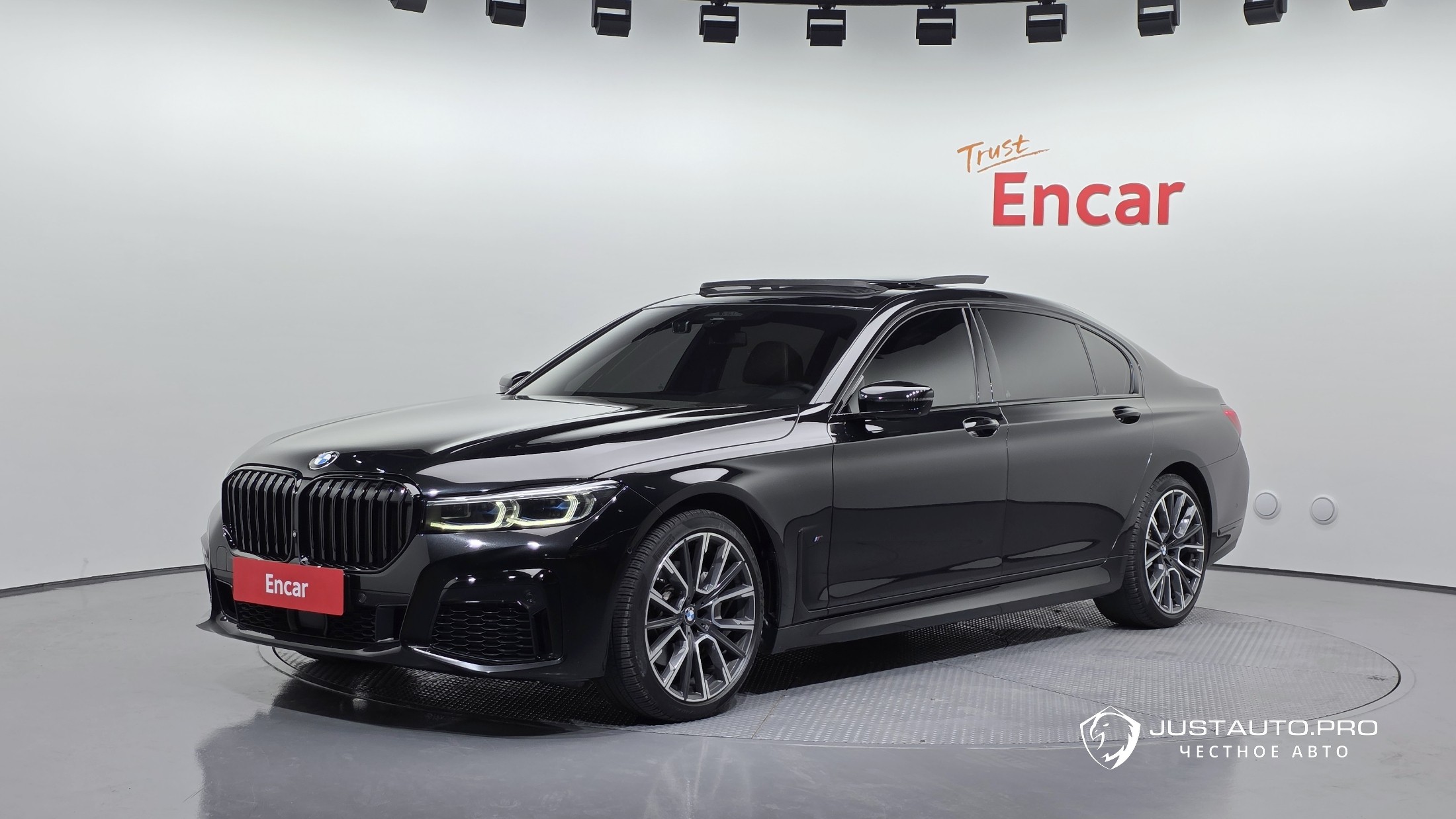 Автомобиль BMW 7-Series