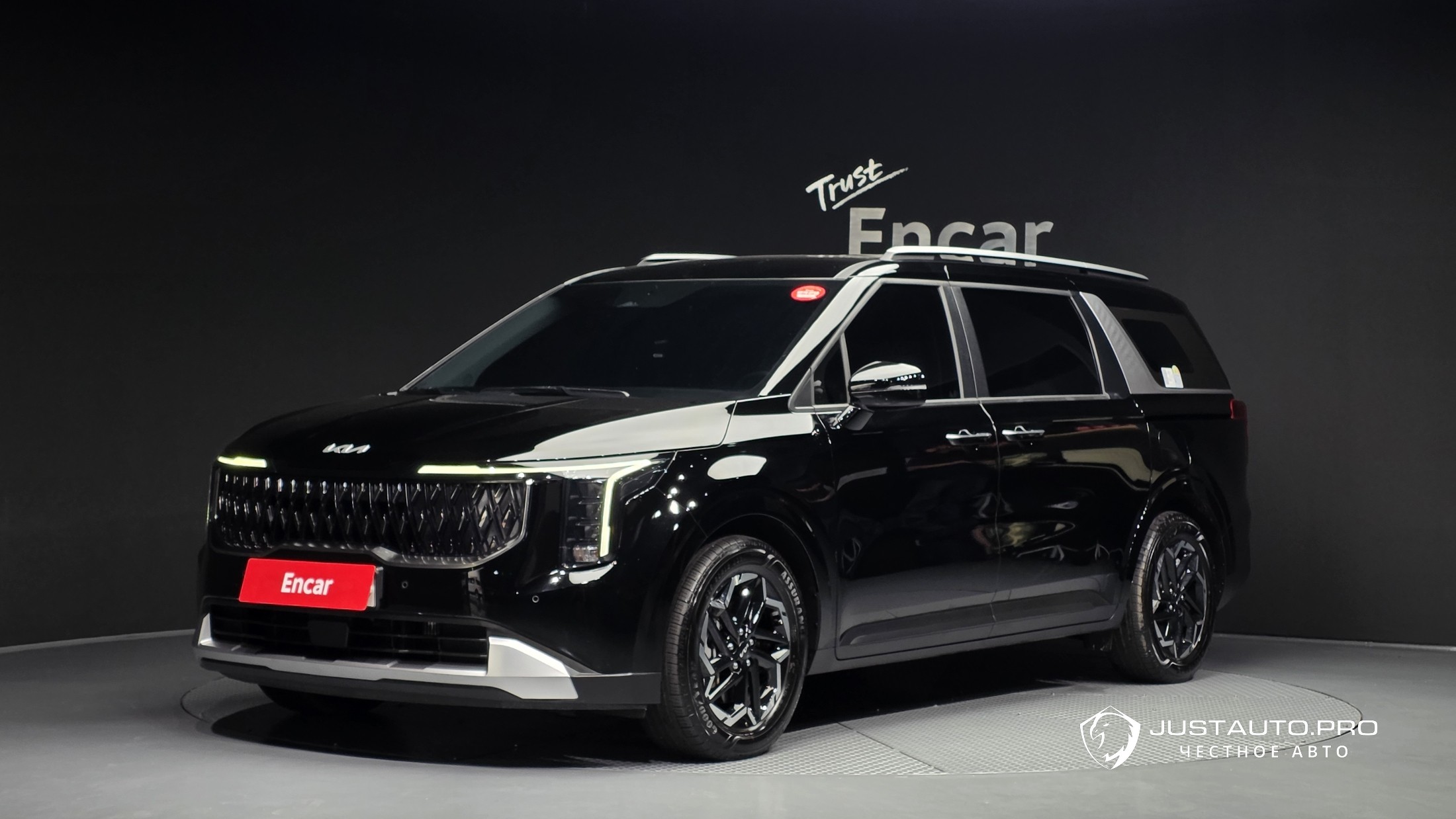 Автомобиль Kia Canival