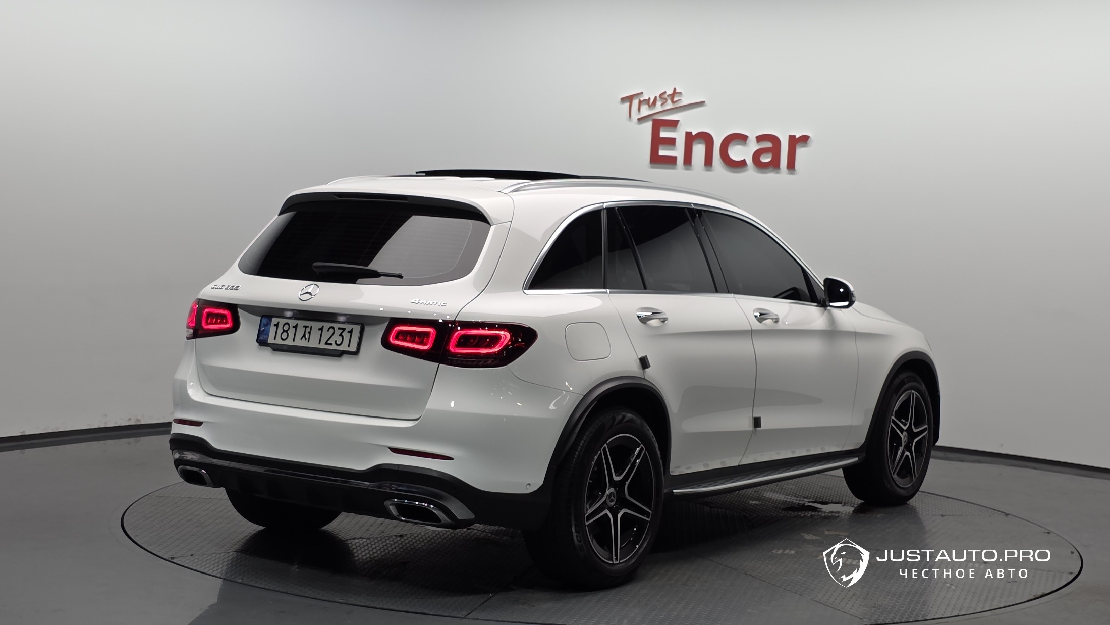 Автомобиль Mercedes-Benz GLC-Class