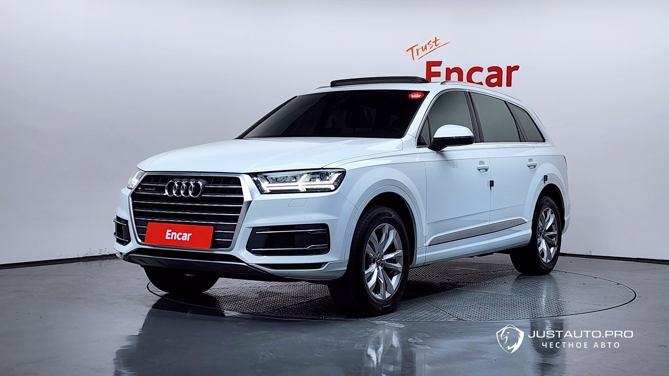 Автомобиль Audi Q7