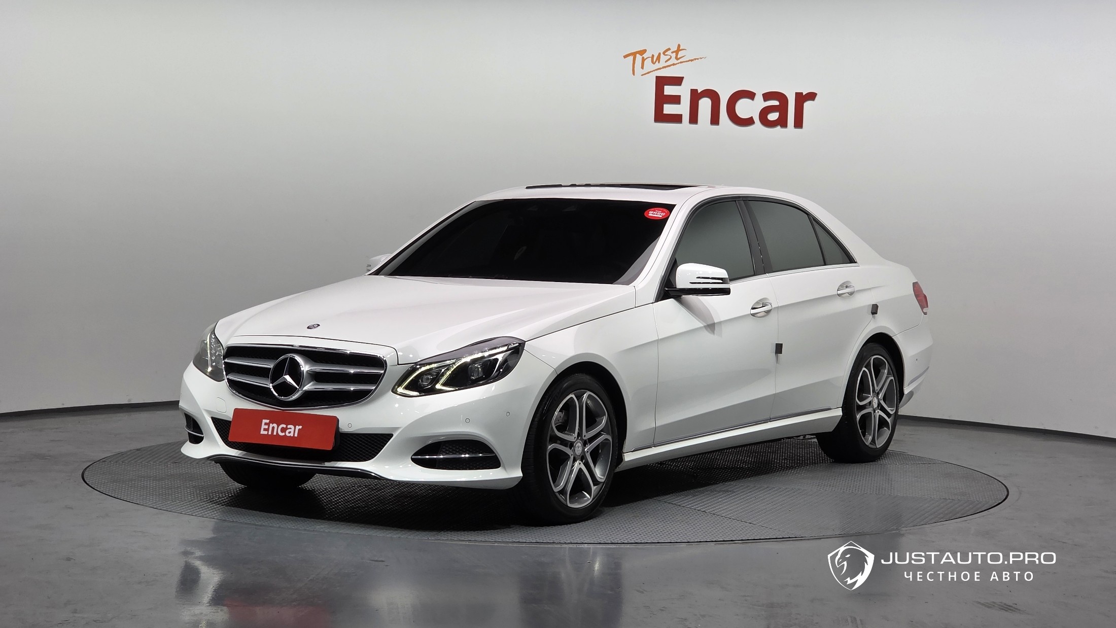 Автомобиль Mercedes-Benz E-Class