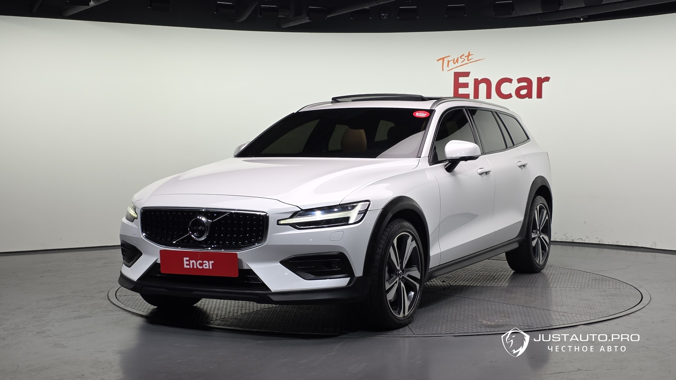 Автомобиль Volvo V60
