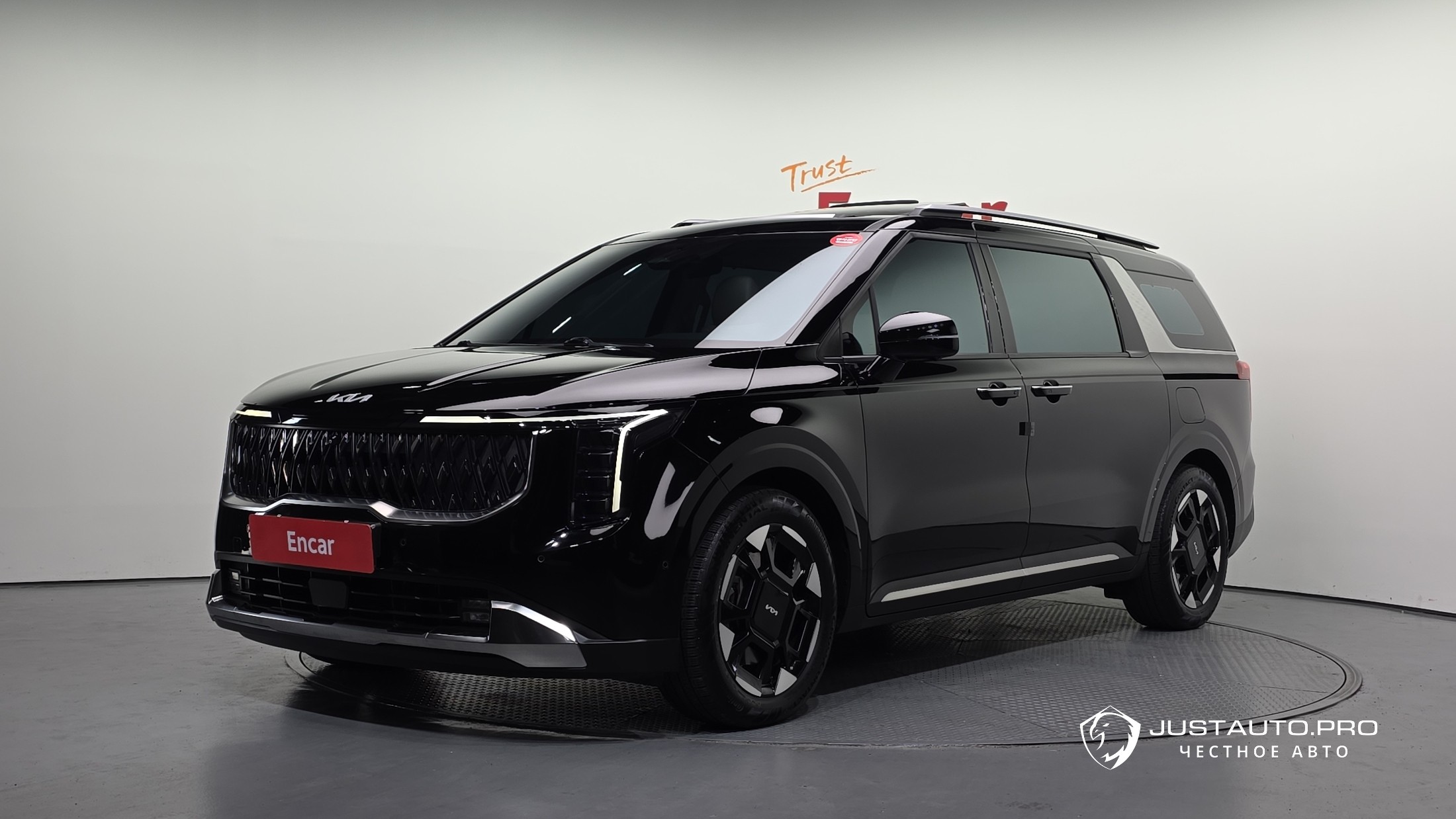 Автомобиль Kia Canival