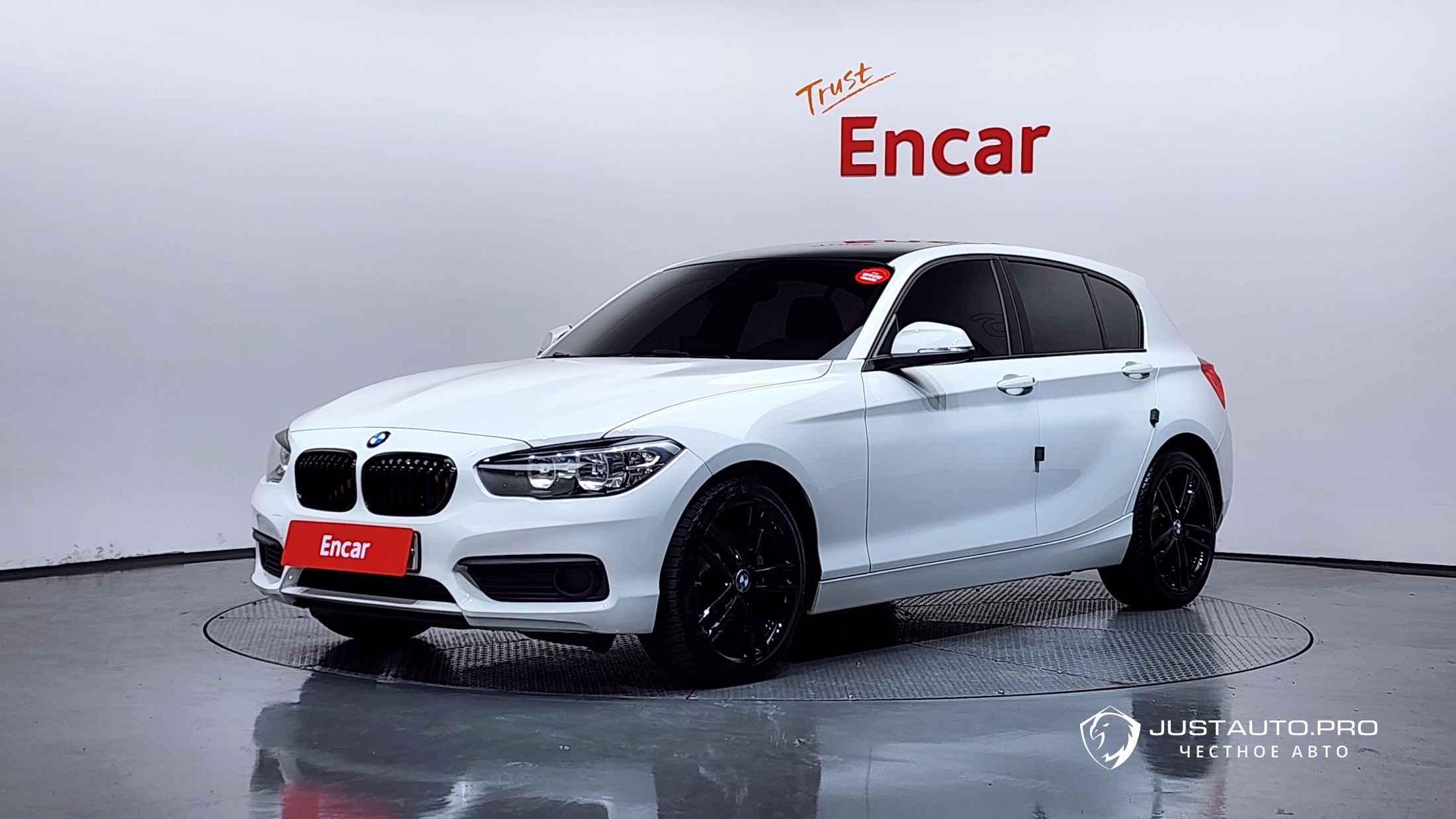 Автомобиль BMW 1-Series