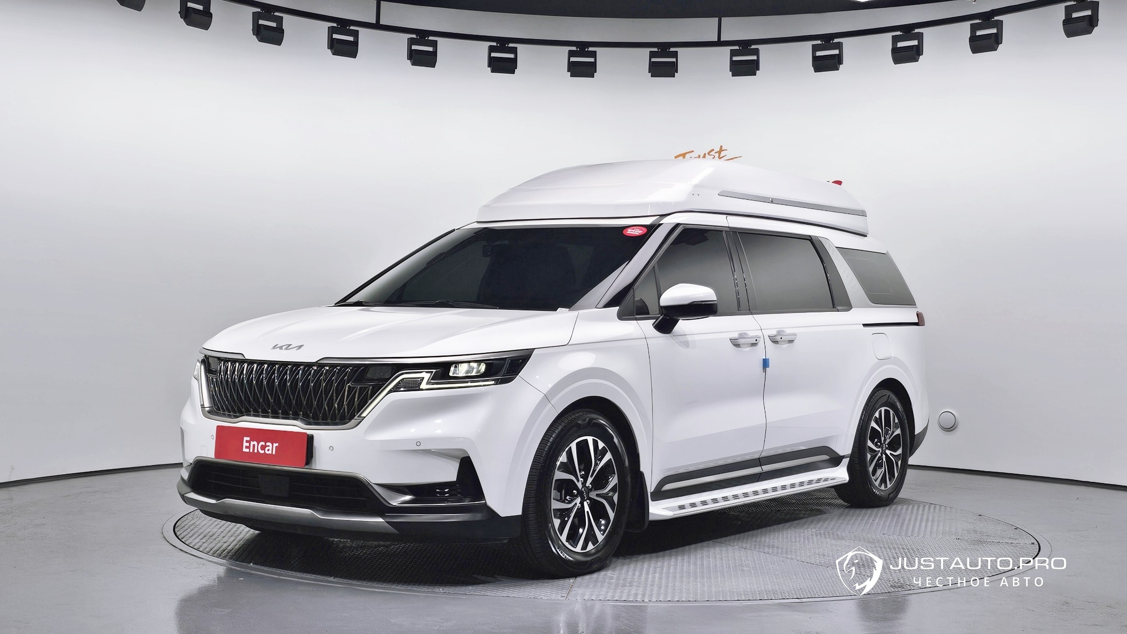 Автомобиль Kia Canival