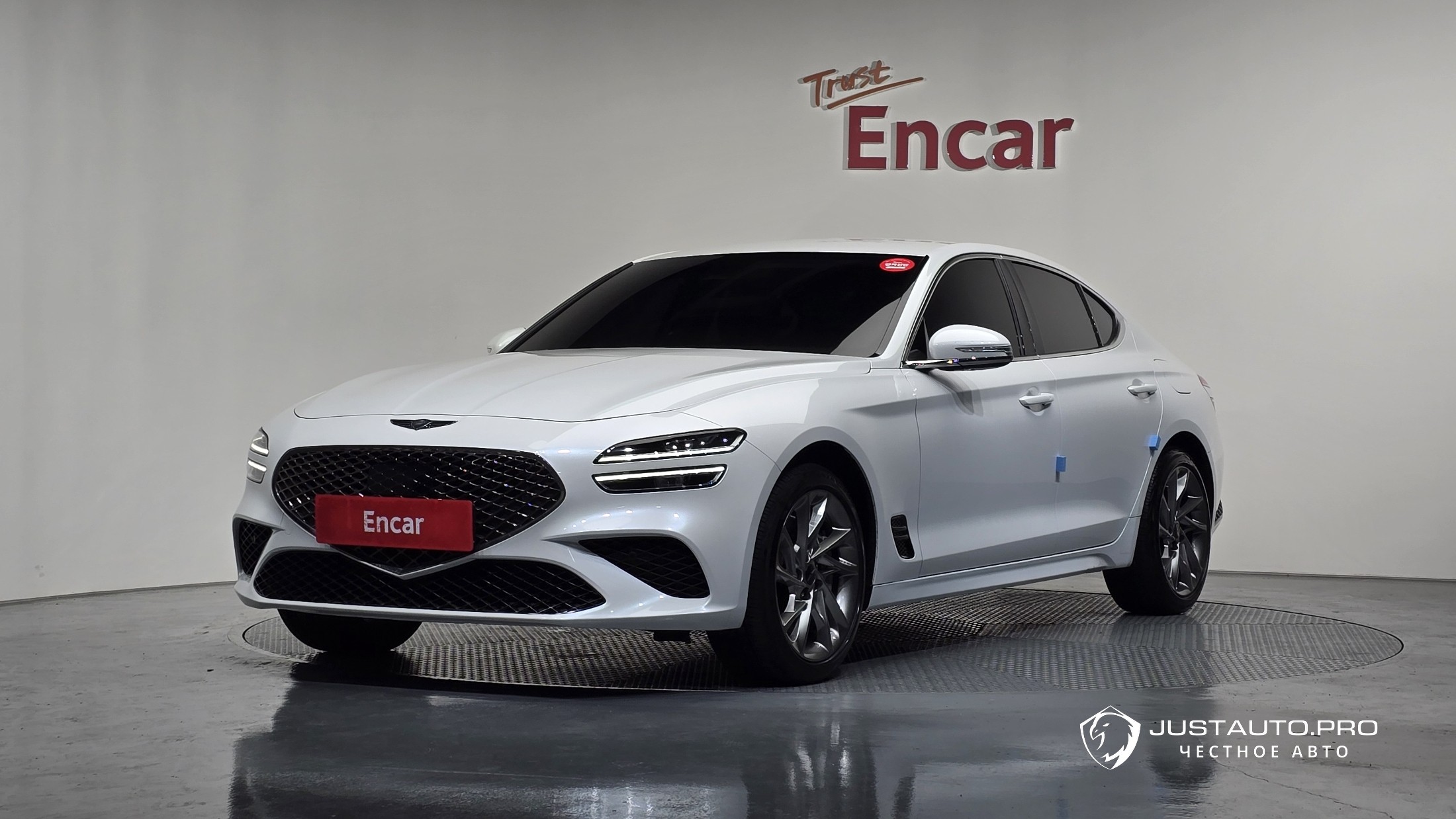 Автомобиль Genesis G70