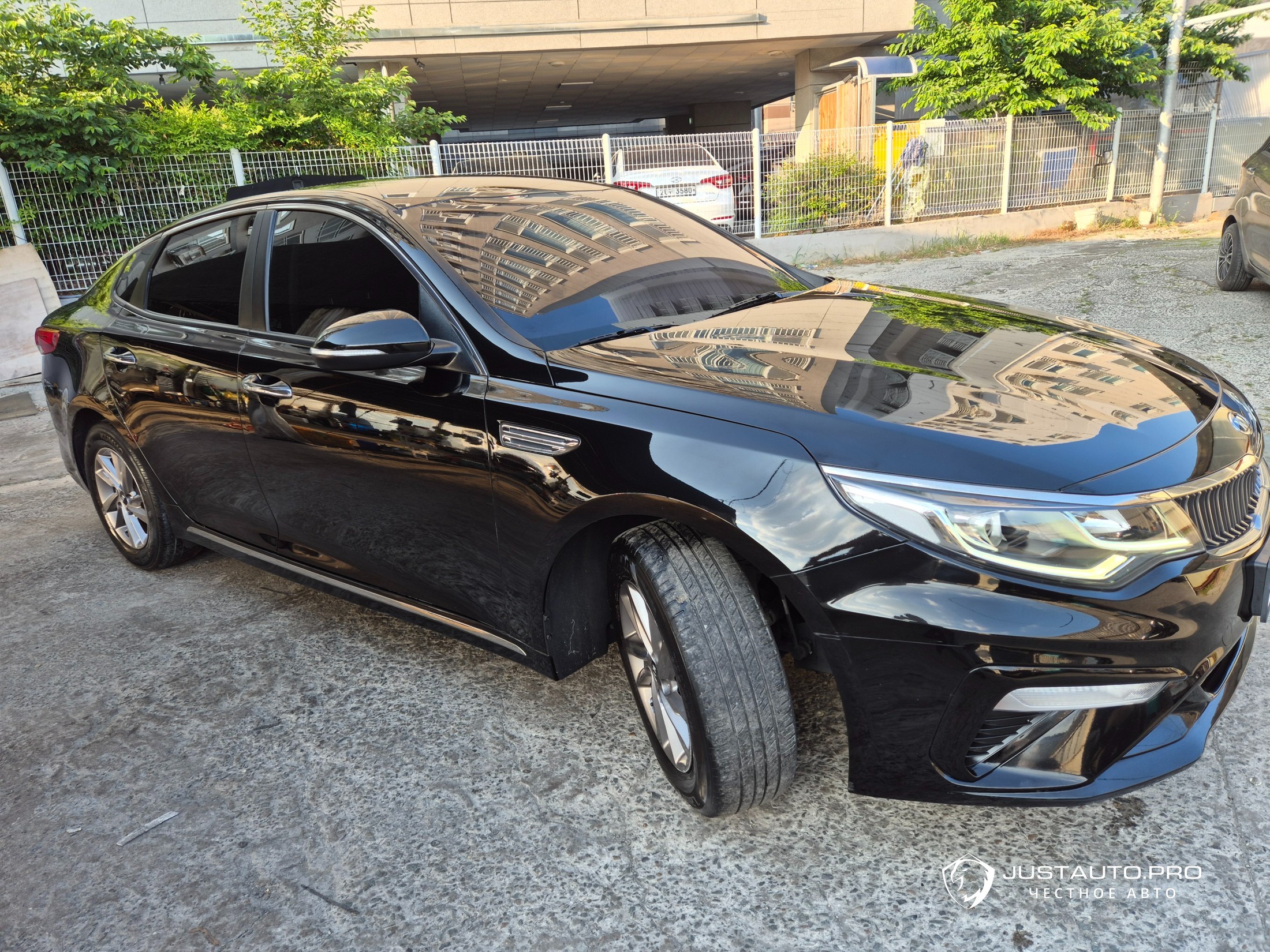 Автомобиль Kia K5