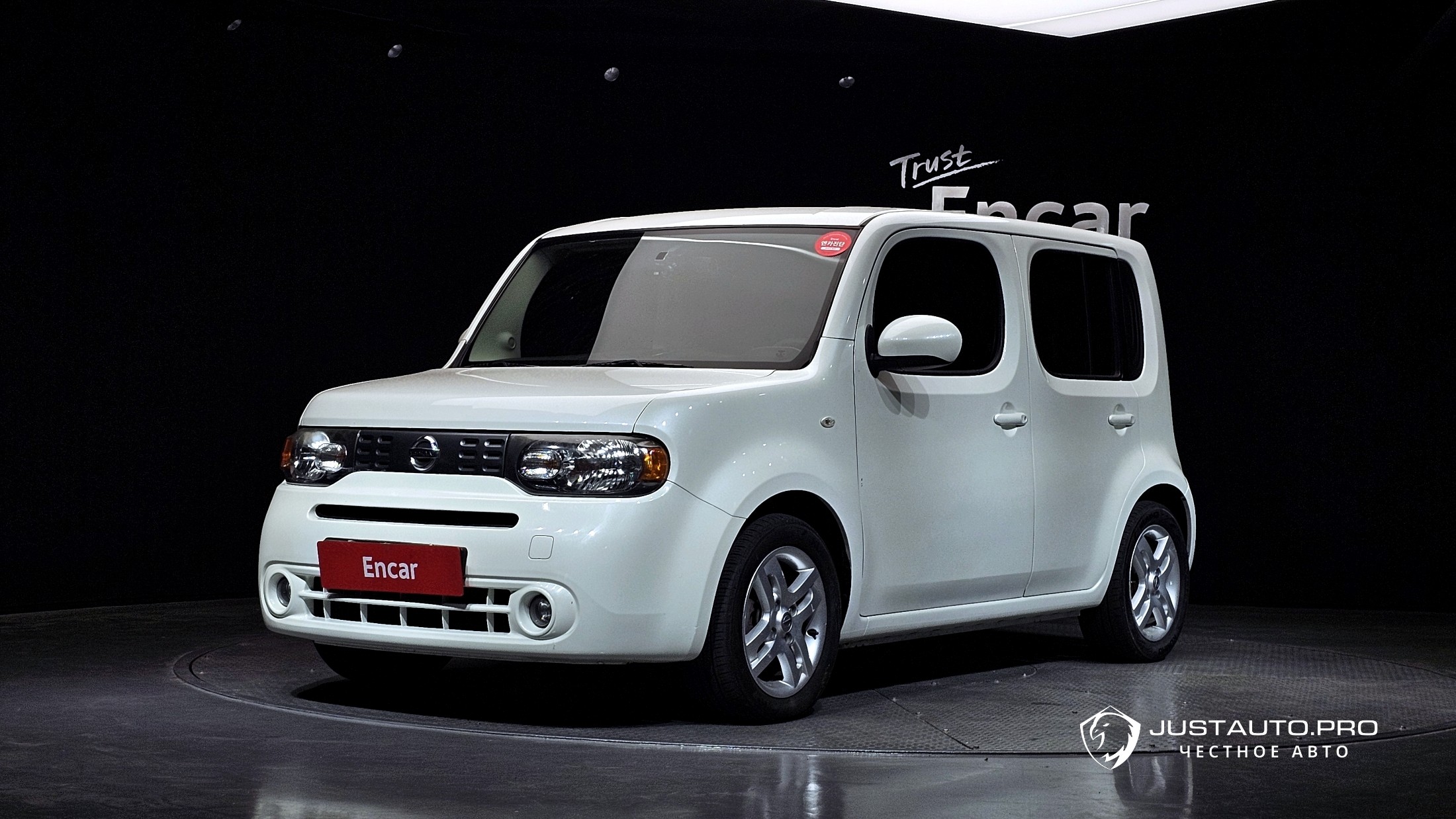 Автомобиль Nissan Cube