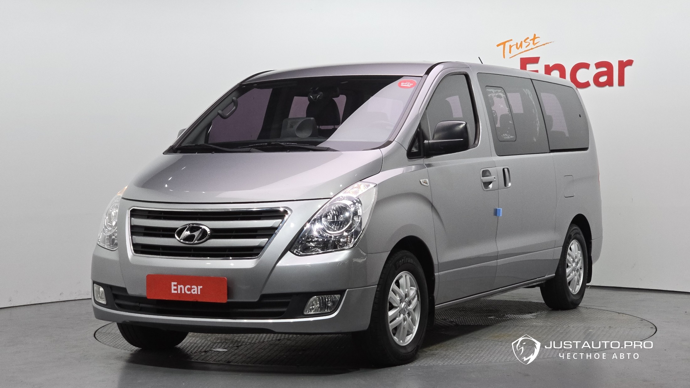 Автомобиль Hyundai Starex