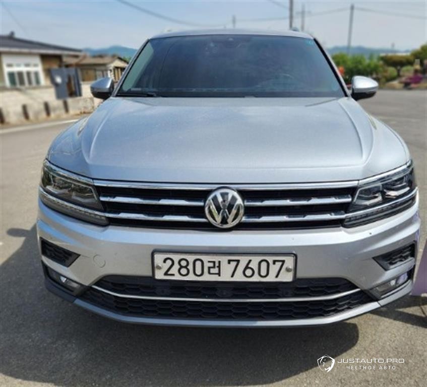Автомобиль Volkswagen Tiguan