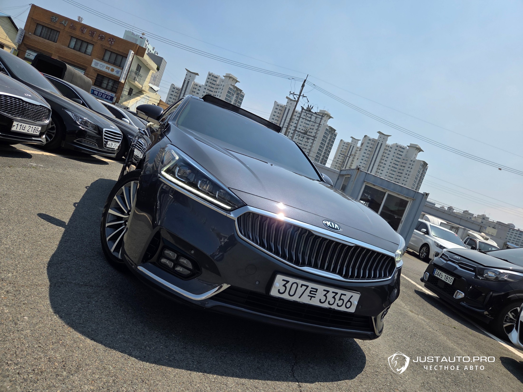 Автомобиль Kia K7